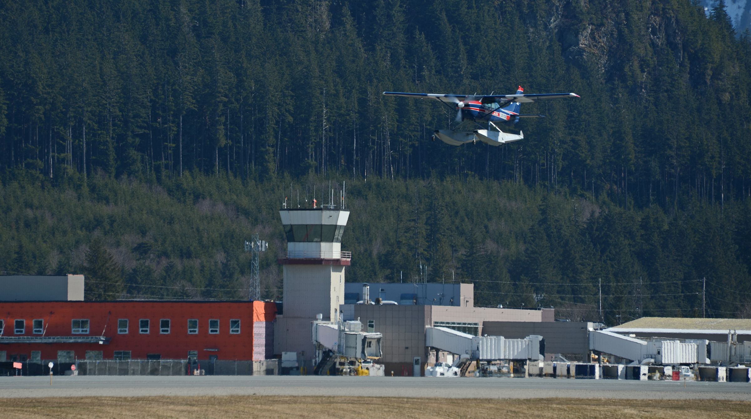 Ward Air floatplane takeoff at Juneau International Airport, Alaska