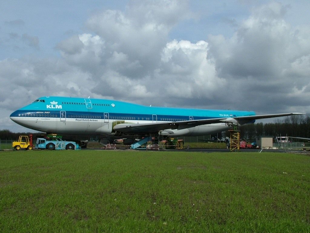Boeing 747 KLM registration PH-BUK being dismantled