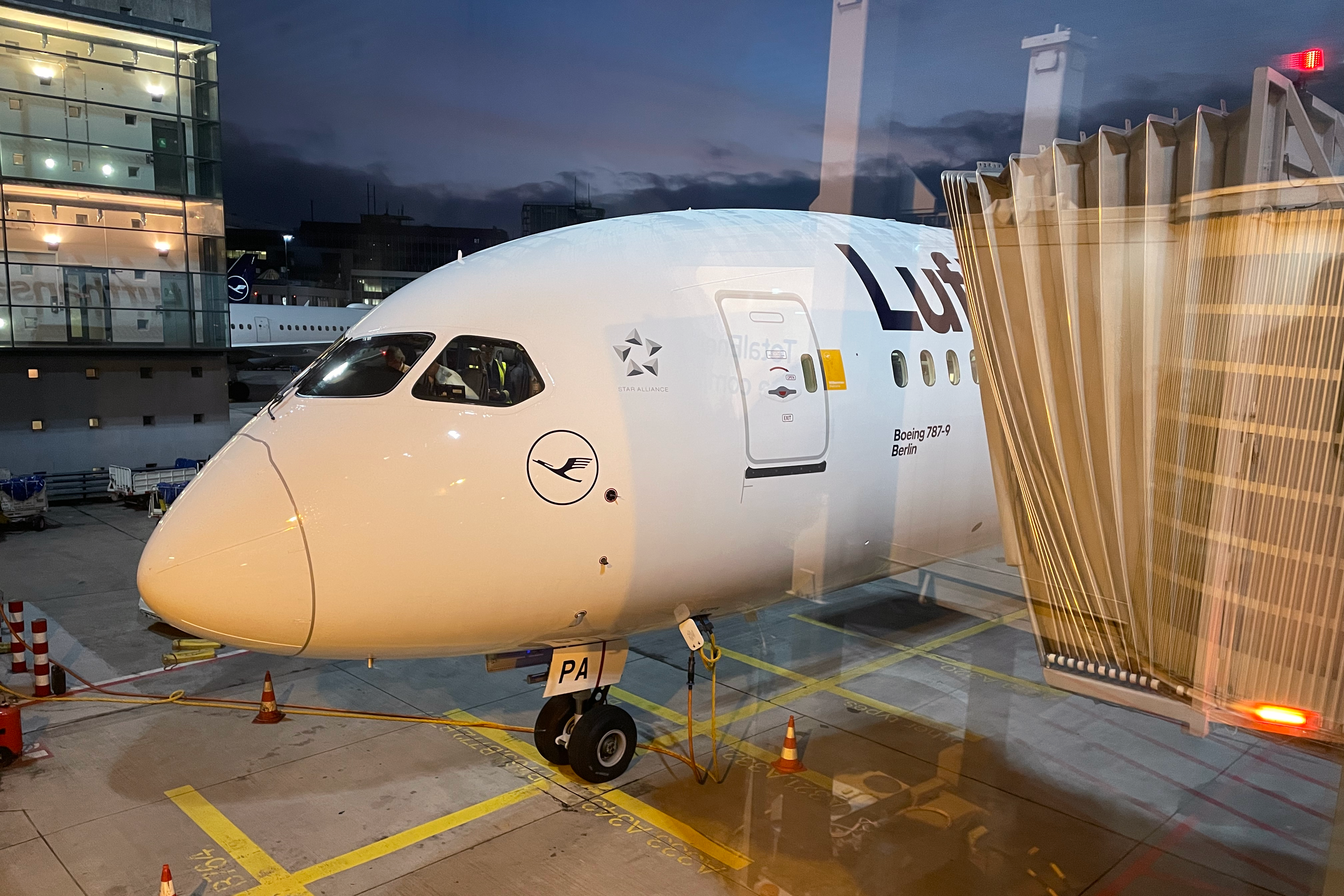 Flight Review: Lufthansa's Inaugural Boeing 787-9 Flight
