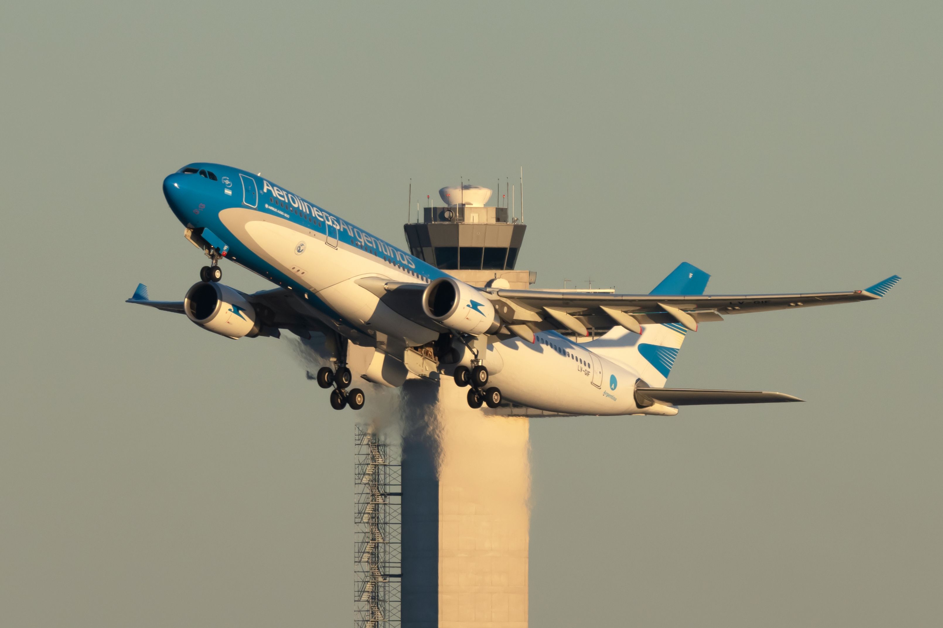 Argentina To Withdraw $102 Million In Fundings To State Carrier Aerolineas