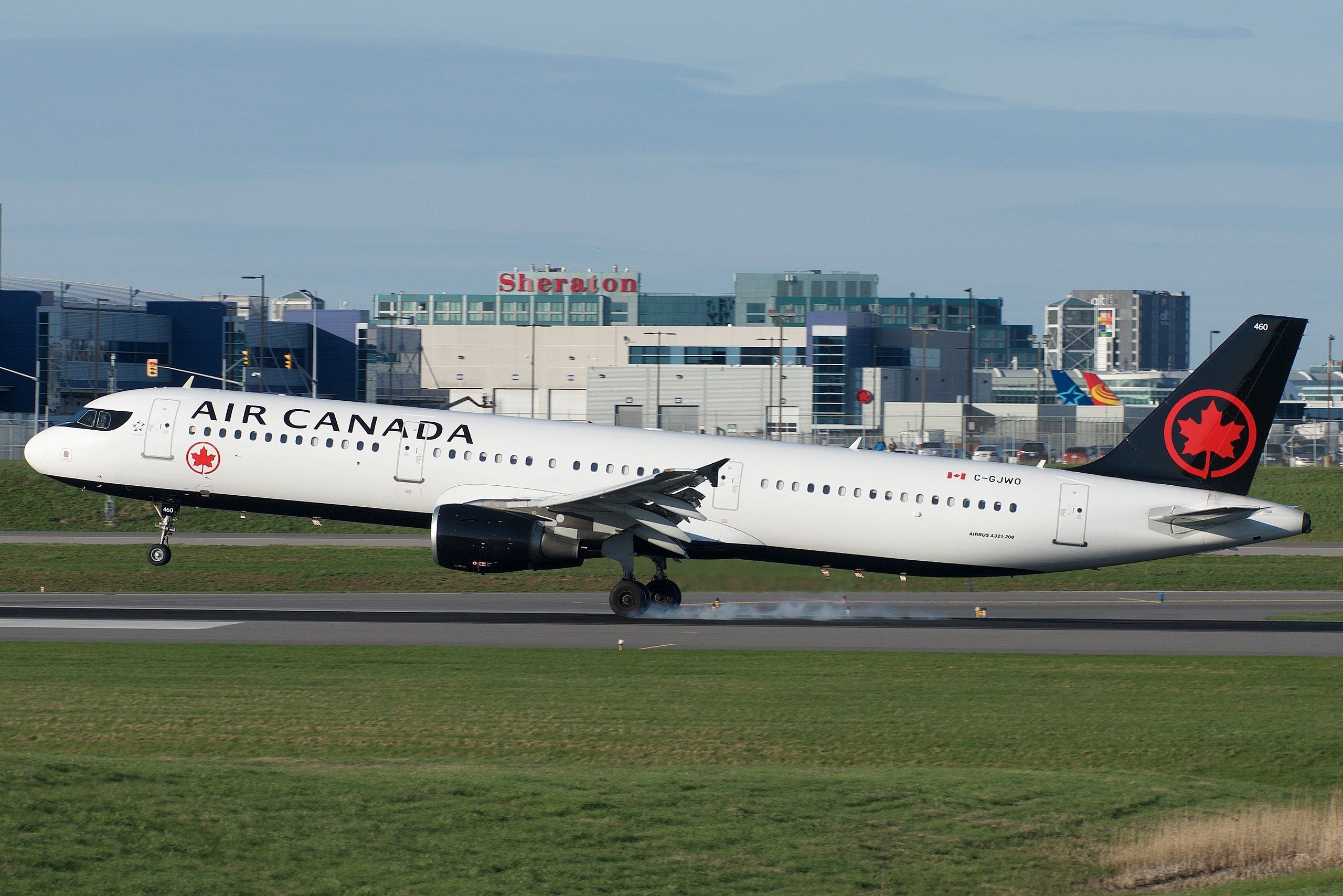 Air Canada A321 landing