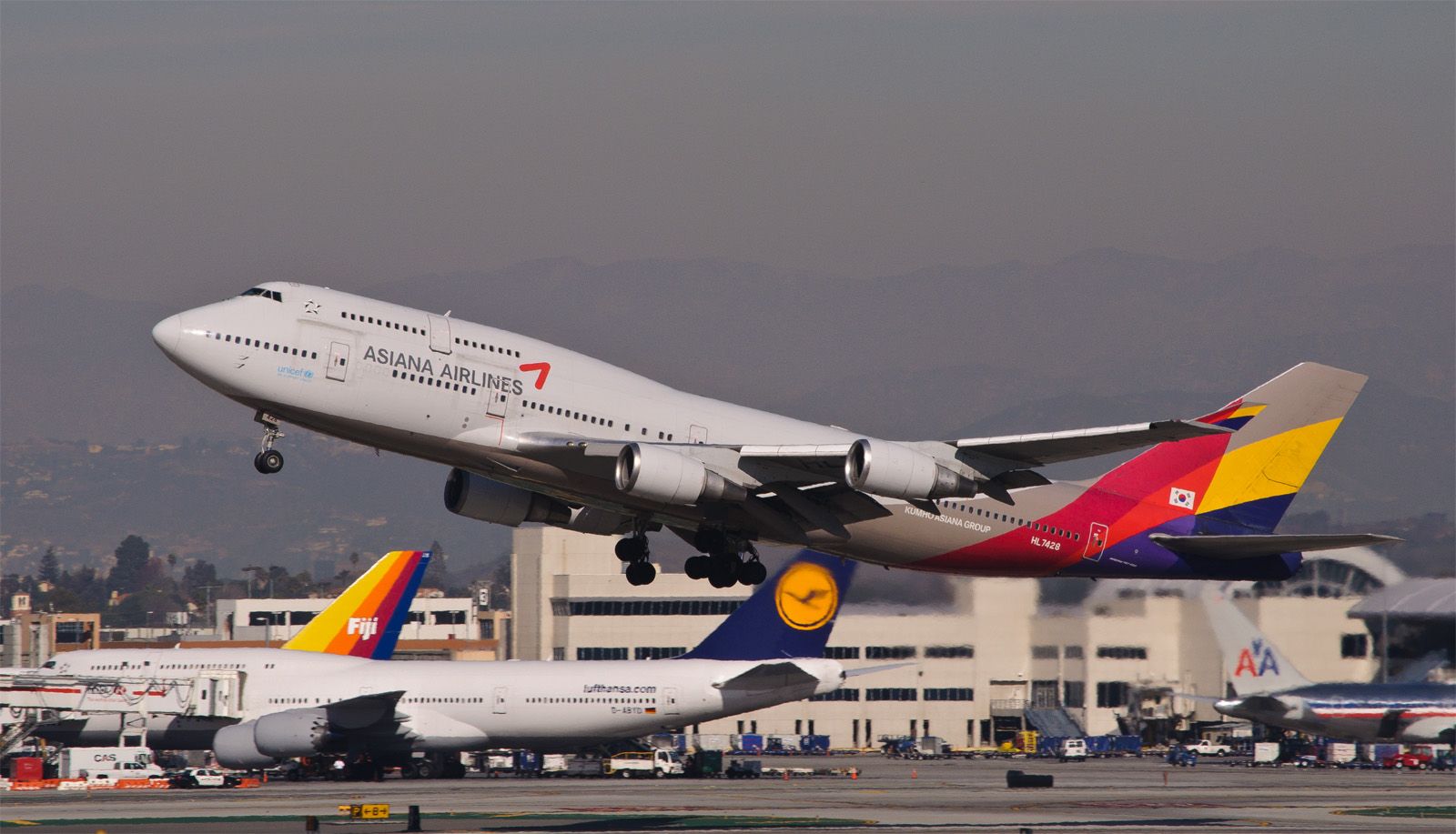 Asiana Airlines Is Bringing Back Its Sole Boeing 747-400