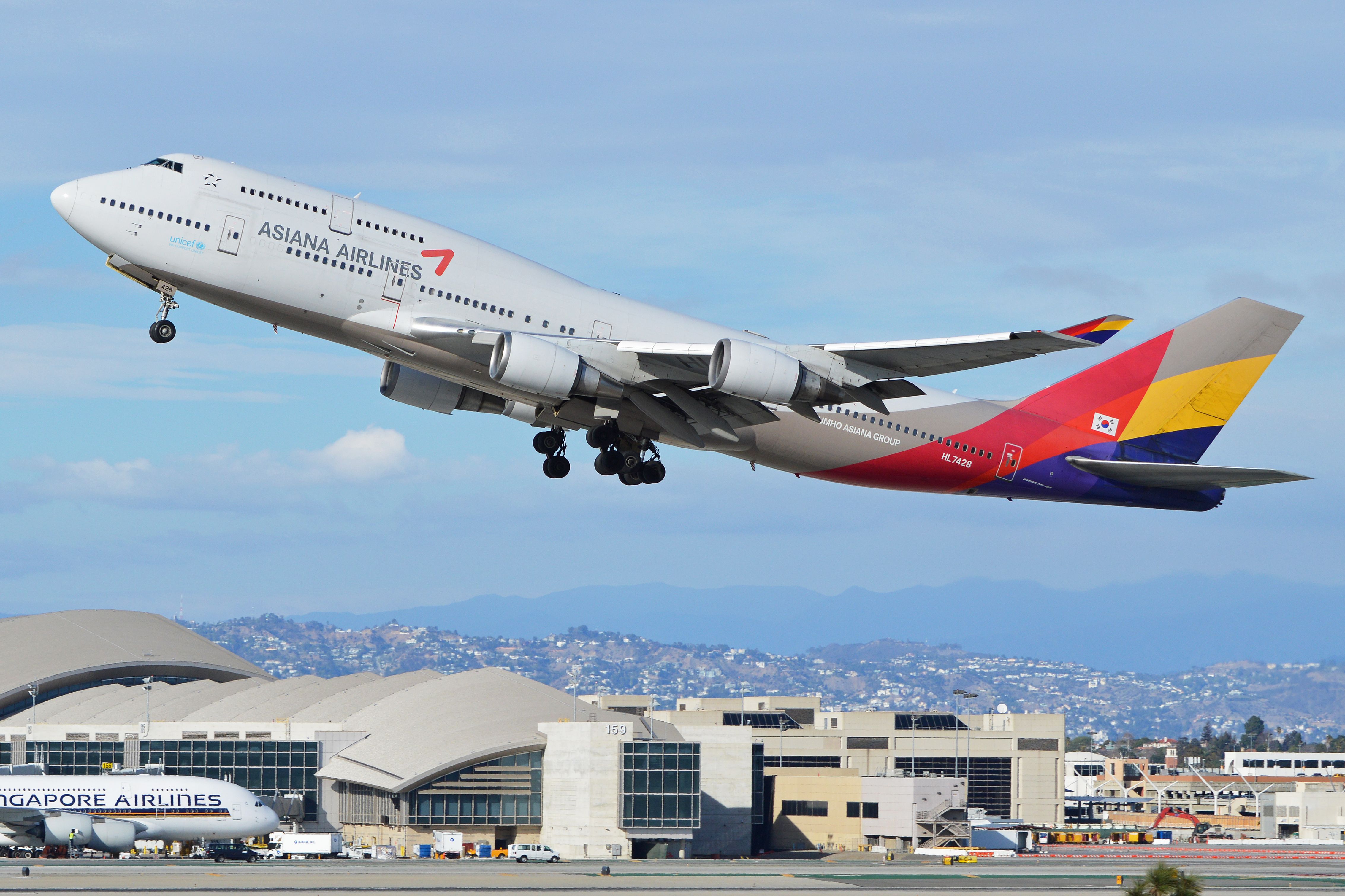 Asiana Flight 212 Status - dueorgu