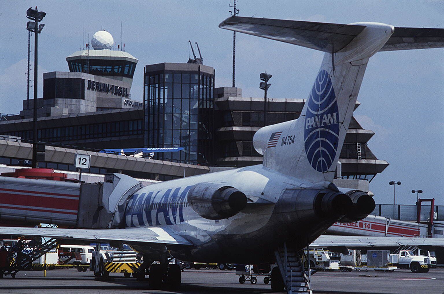 Which Airliners Come With Their Own Built-In Stairs?