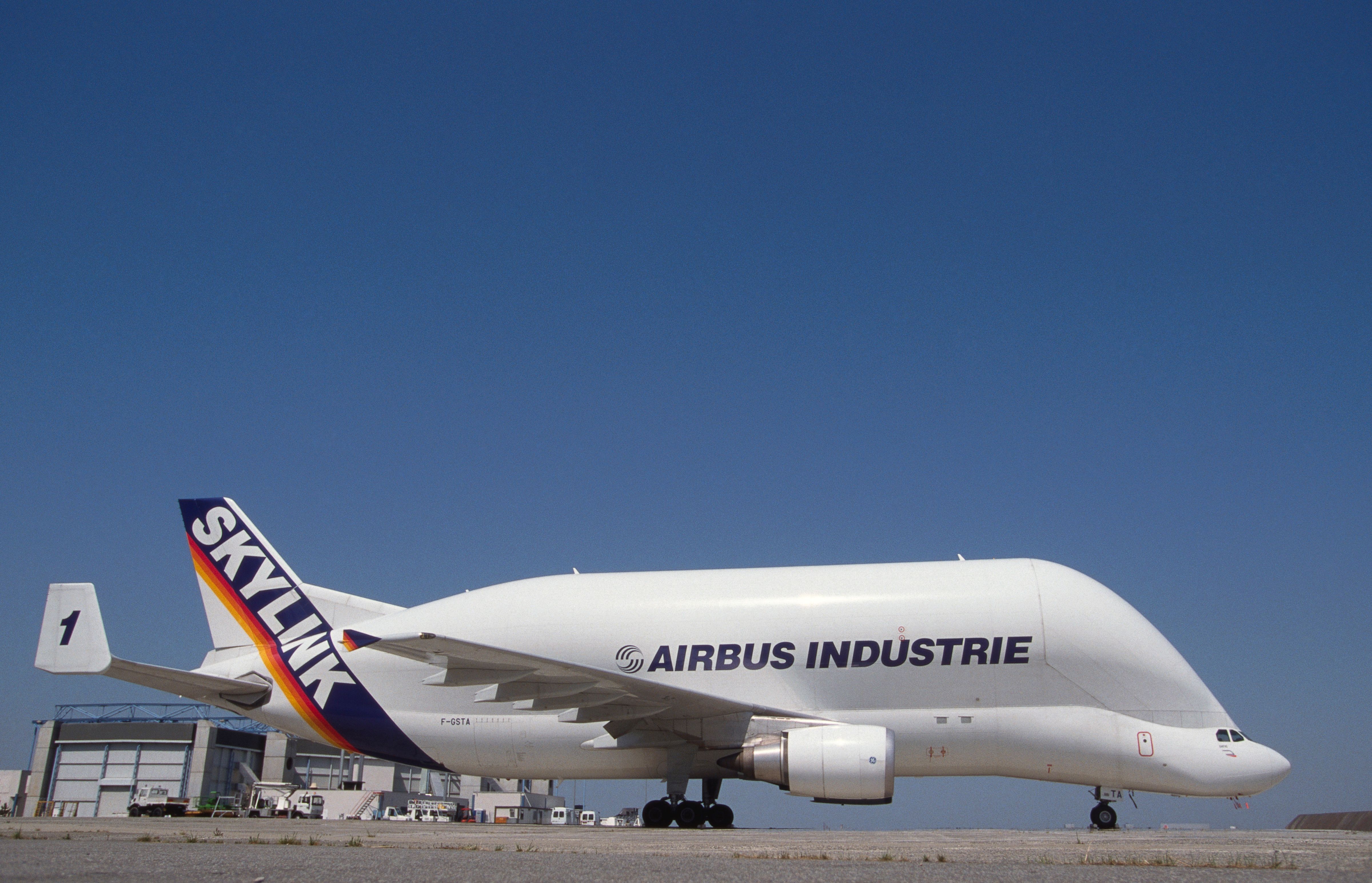 The Boeing Dreamlifter Vs Airbus Beluga XL - Elite News