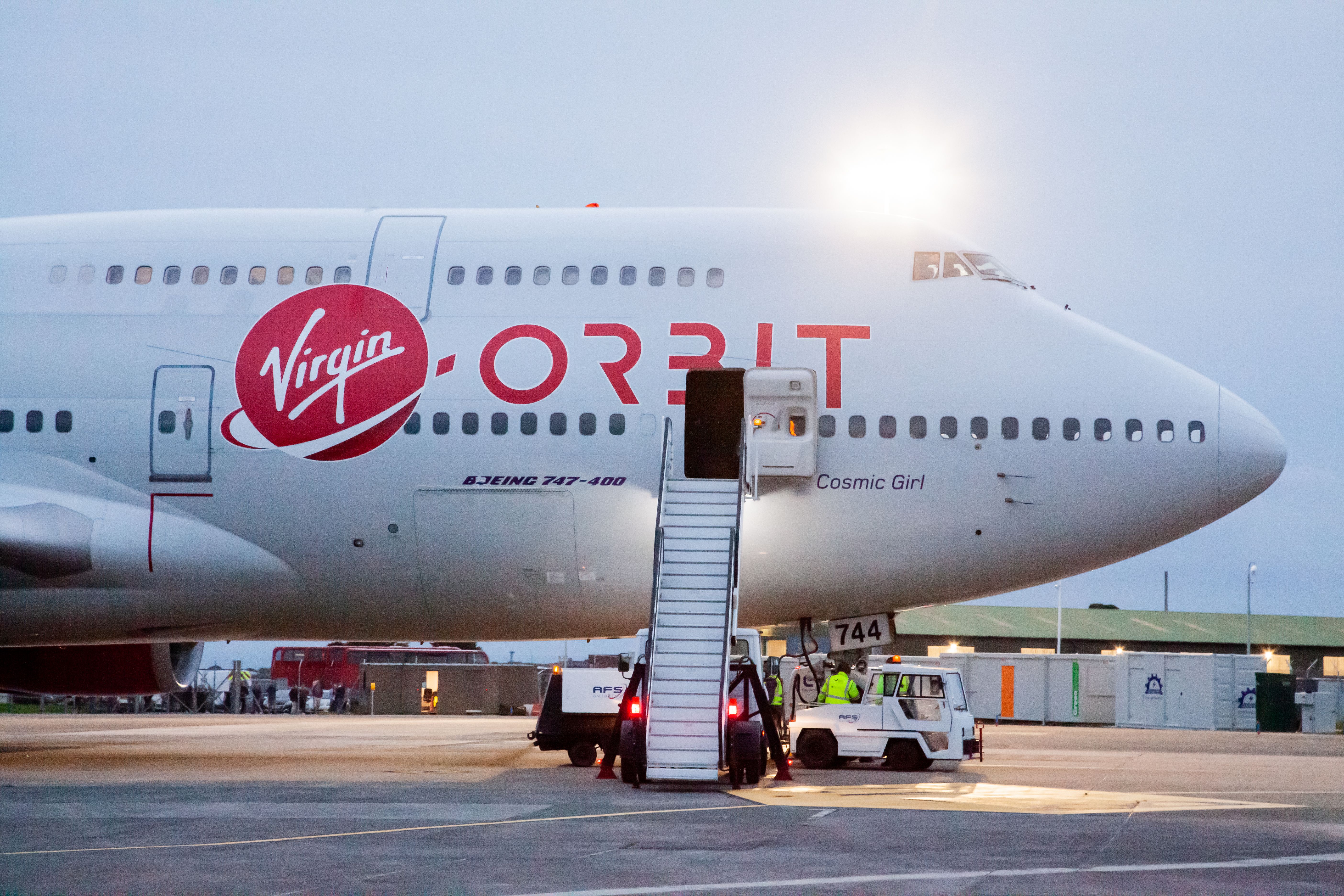 Virgin Orbit B747 Cosmic Girl 