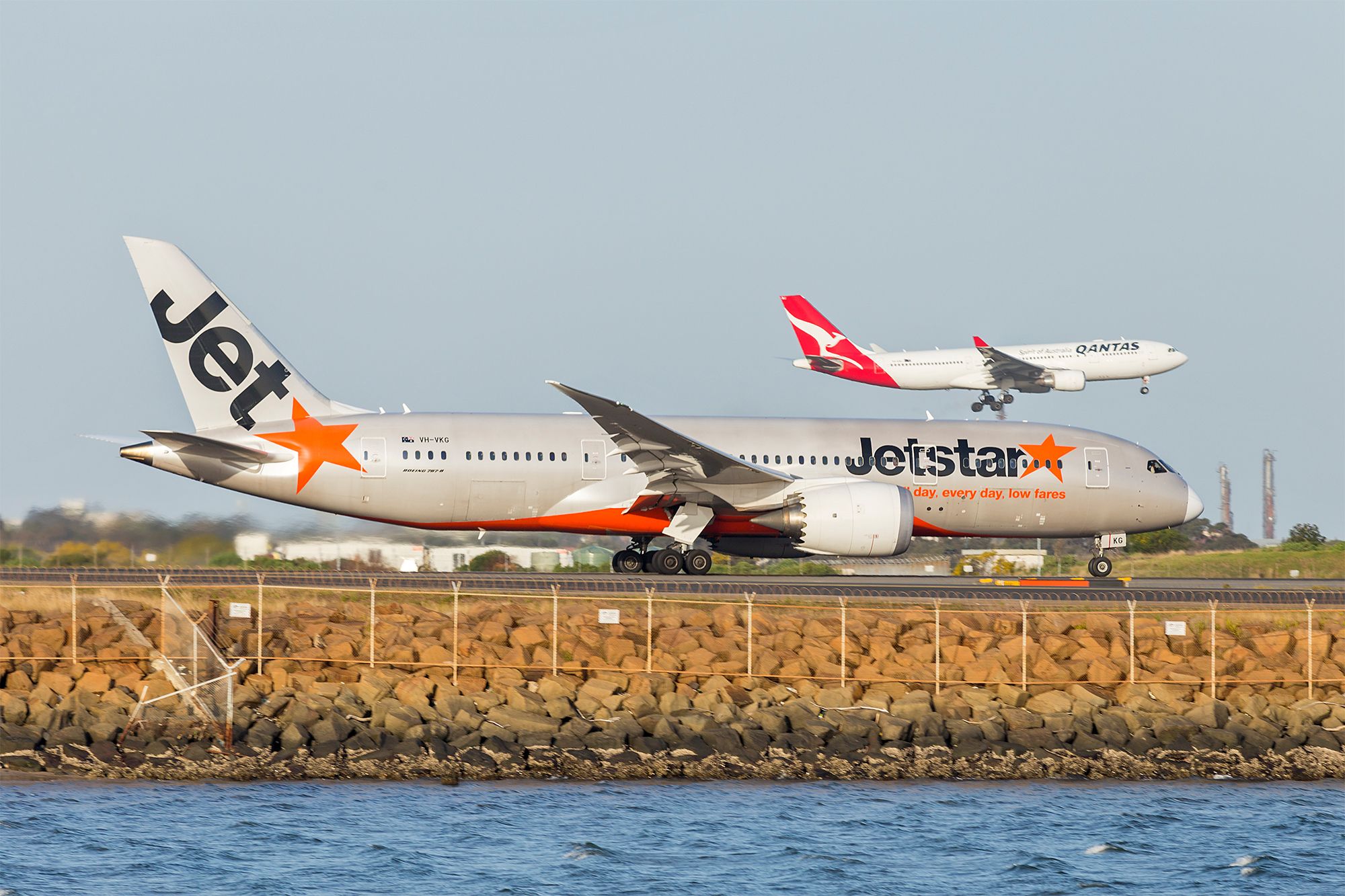 Jetstar Boeing 787-8 and Qantas Airbus A330