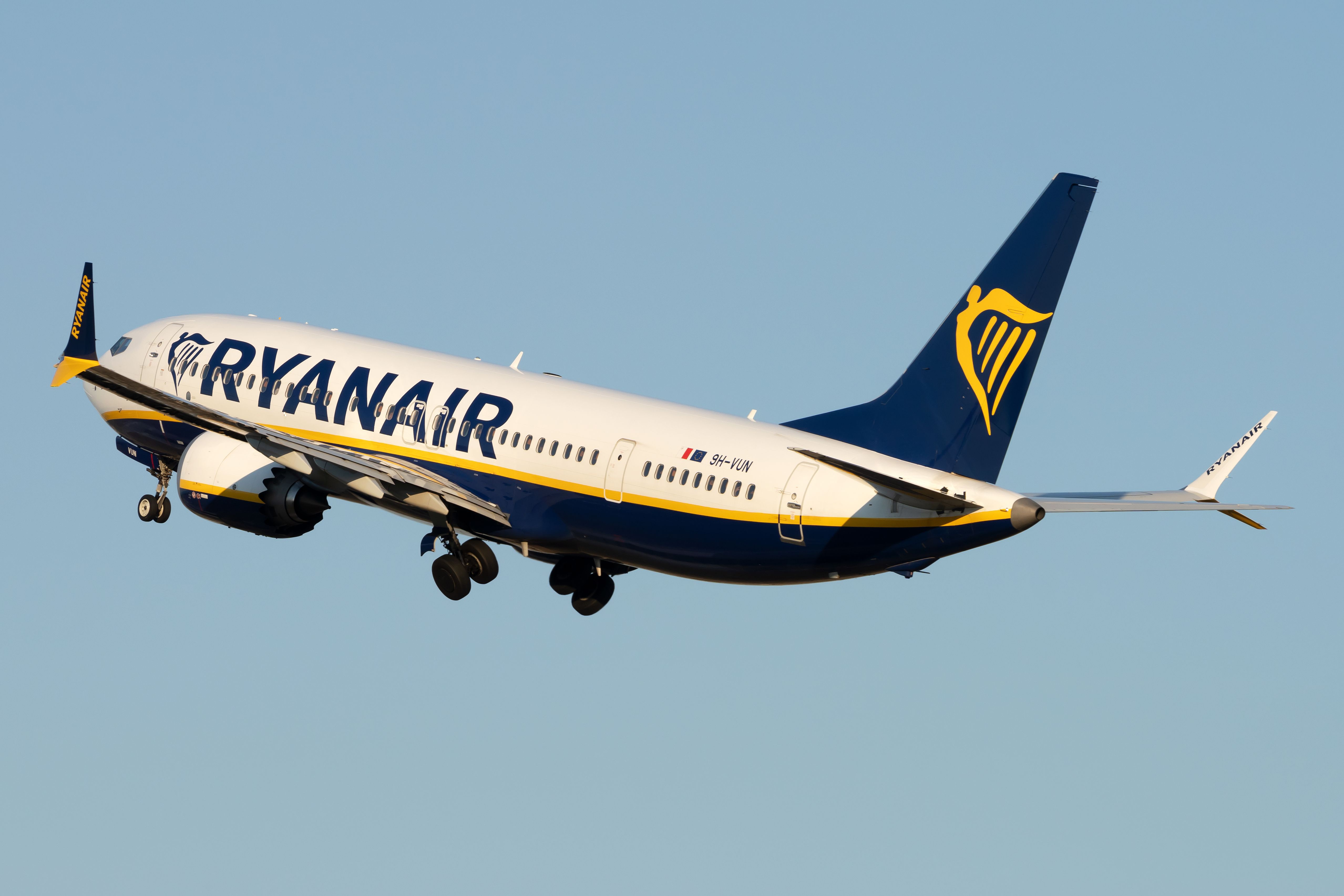 Ryanair Boeing 737-8 MAX 9H-VUN take off