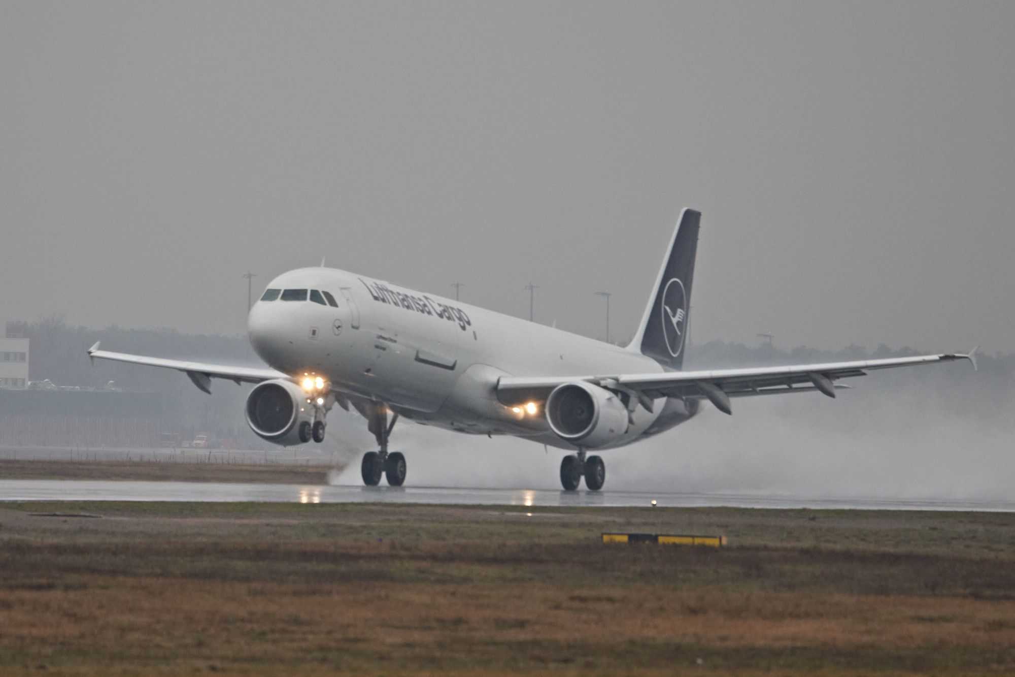 Lufthansa Cargo Airbus A321F D-AEUC