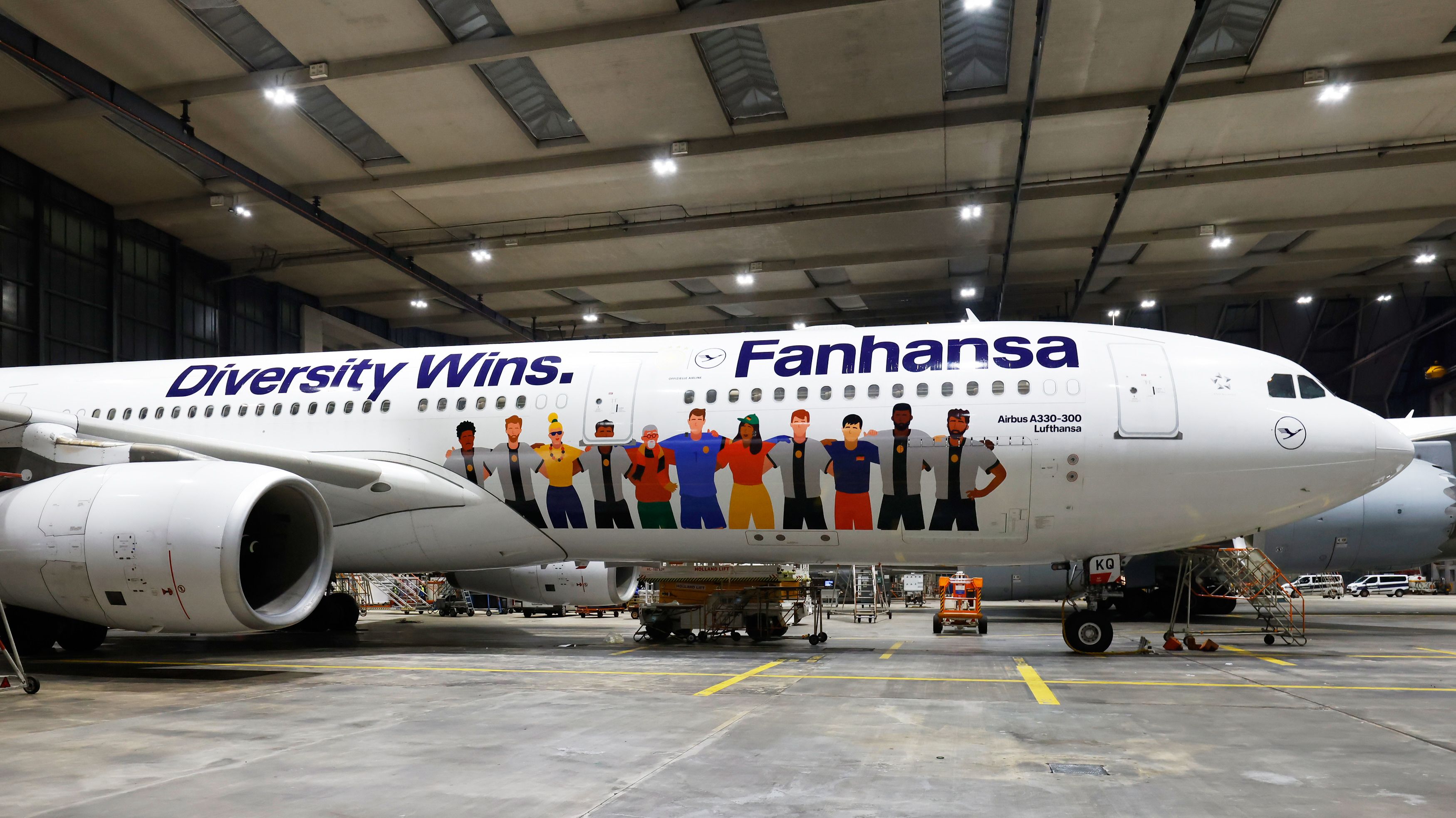 Lufthansa A330-300 sporting the Fanhansa livery