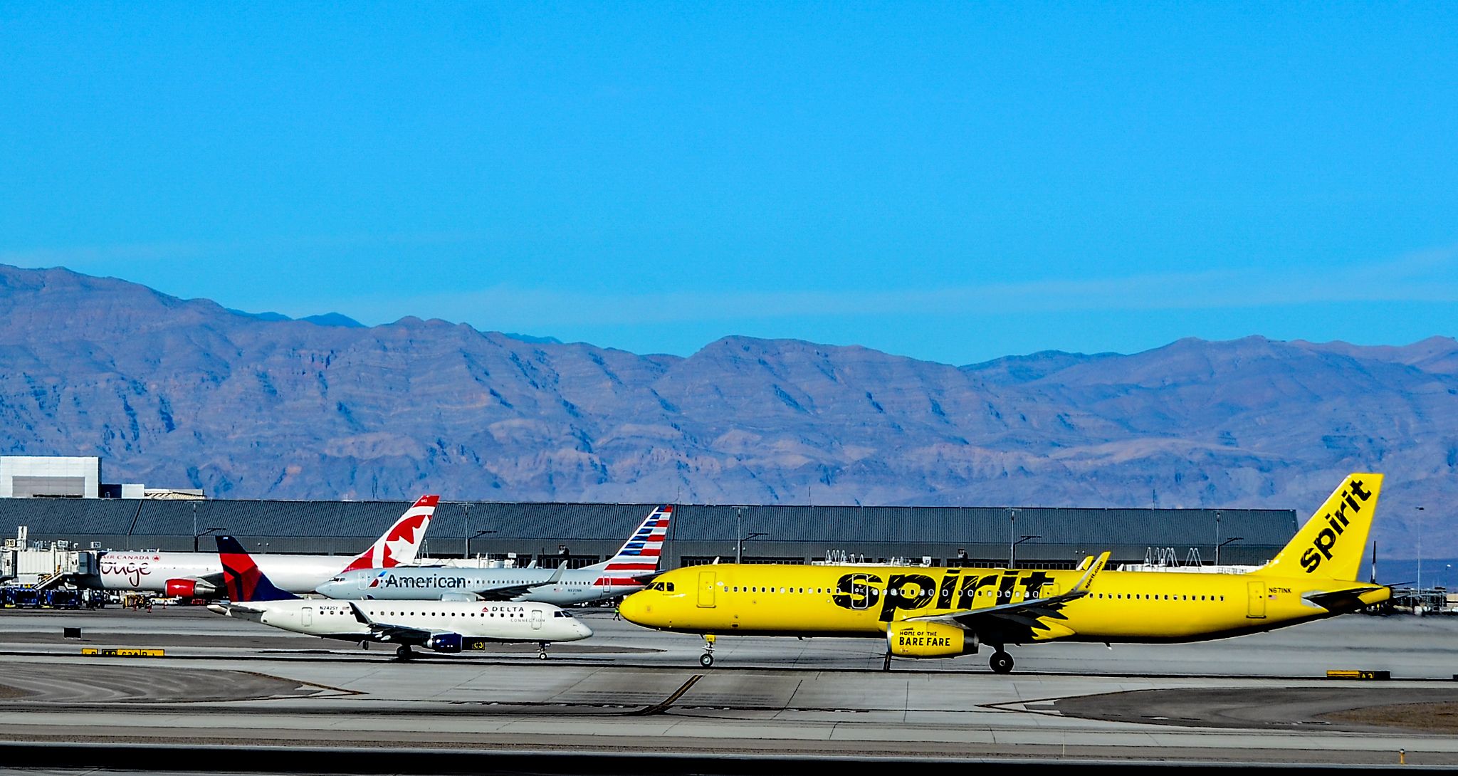 Air Canada Rouge - American Airlines - Delta Connection - Spirit Airlines at LAX