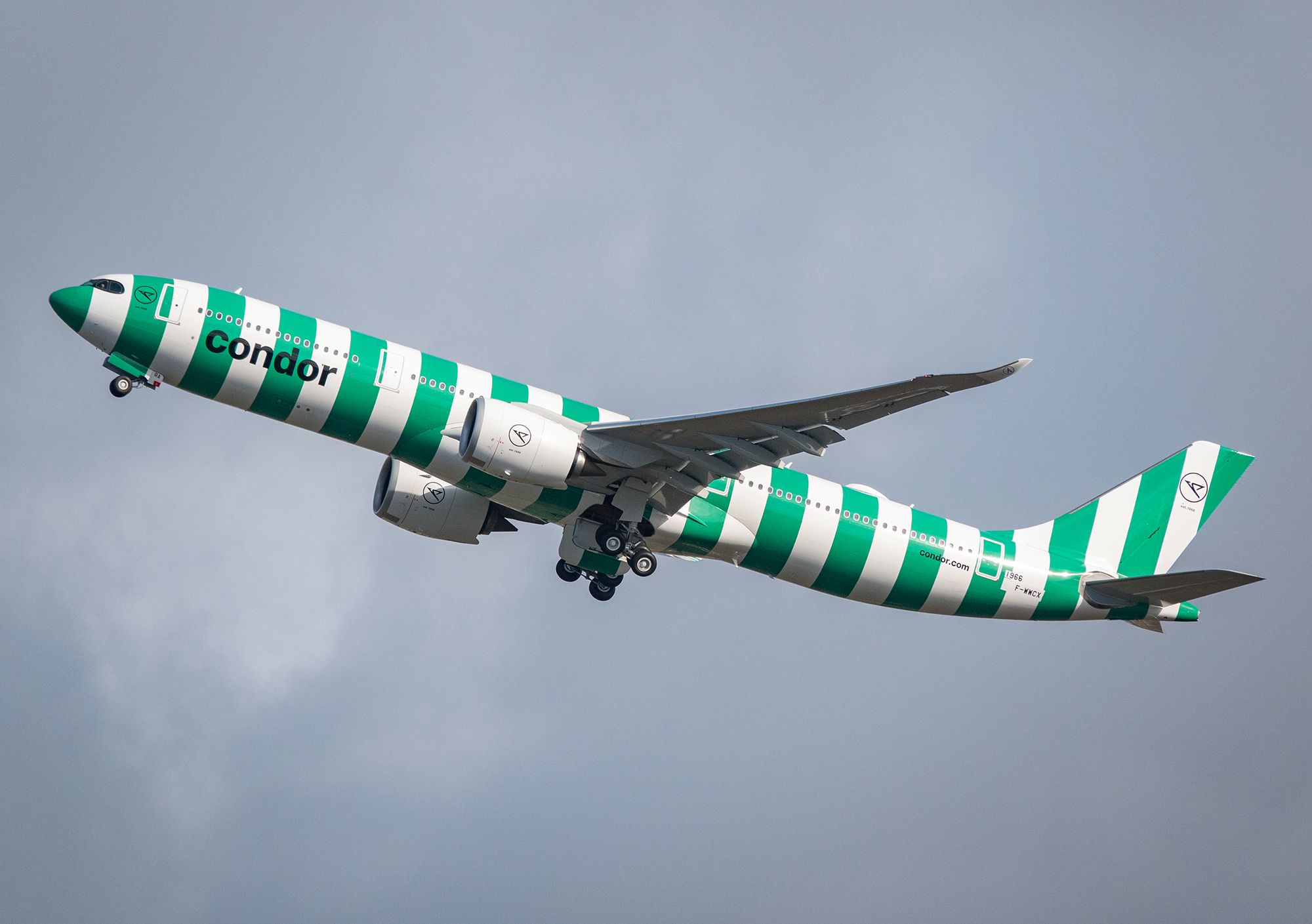 Condor's First Airbus A330neo Flies For The First Time