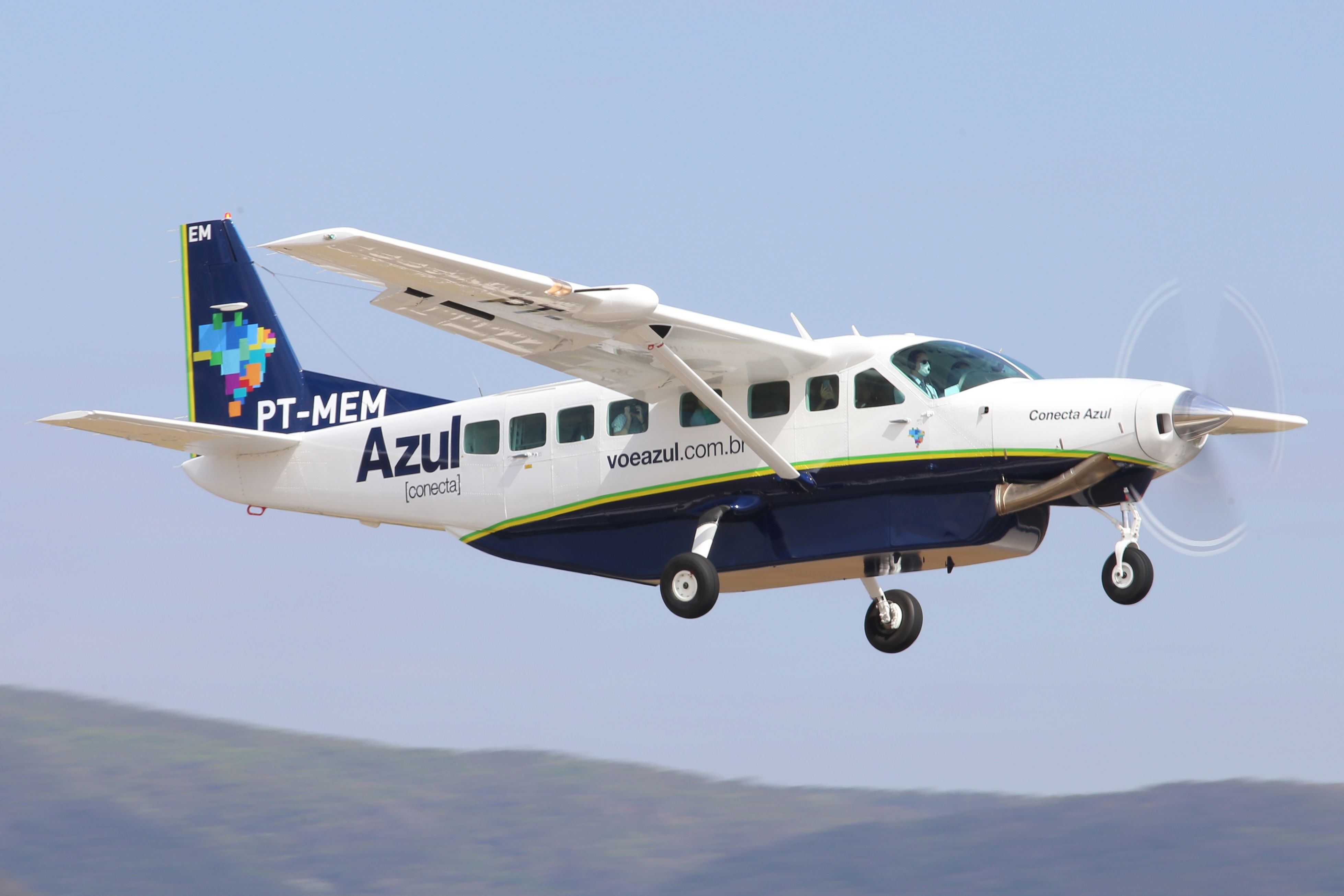 An Azul Conecta Cessna Grand Caravan
