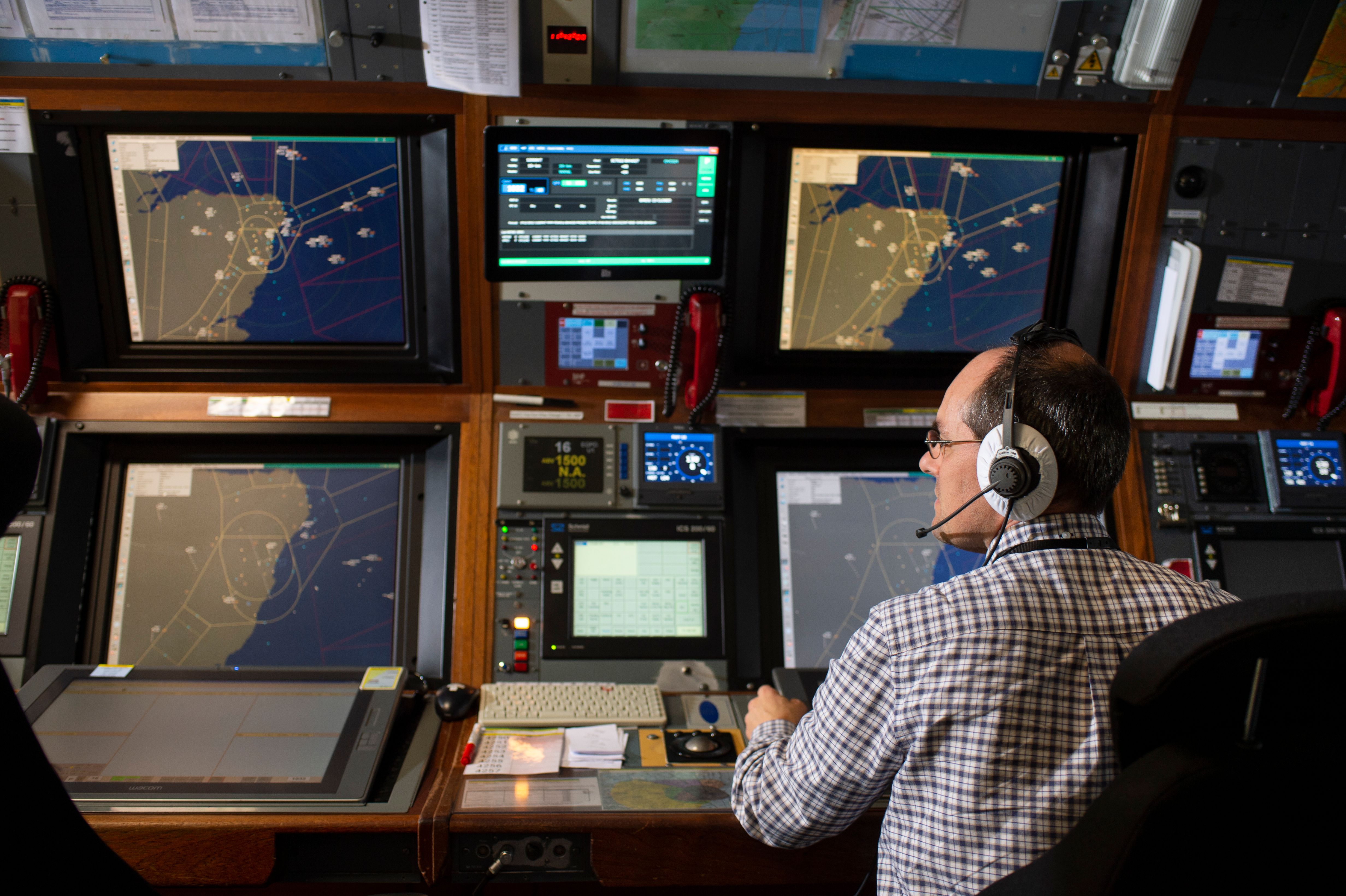 Aberdeen Radar ATC controller