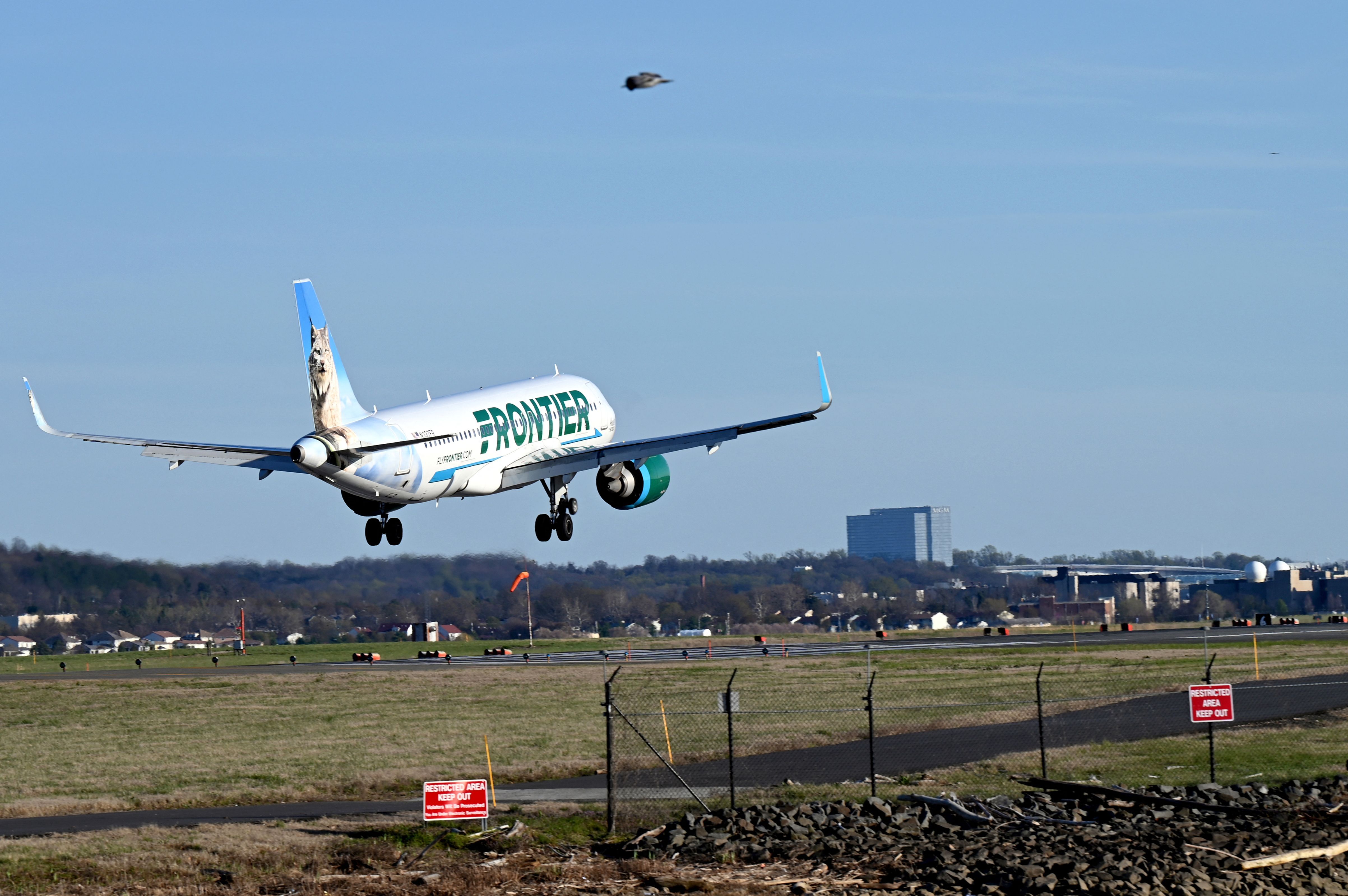 Frontier Airlines A320NEO on approach.