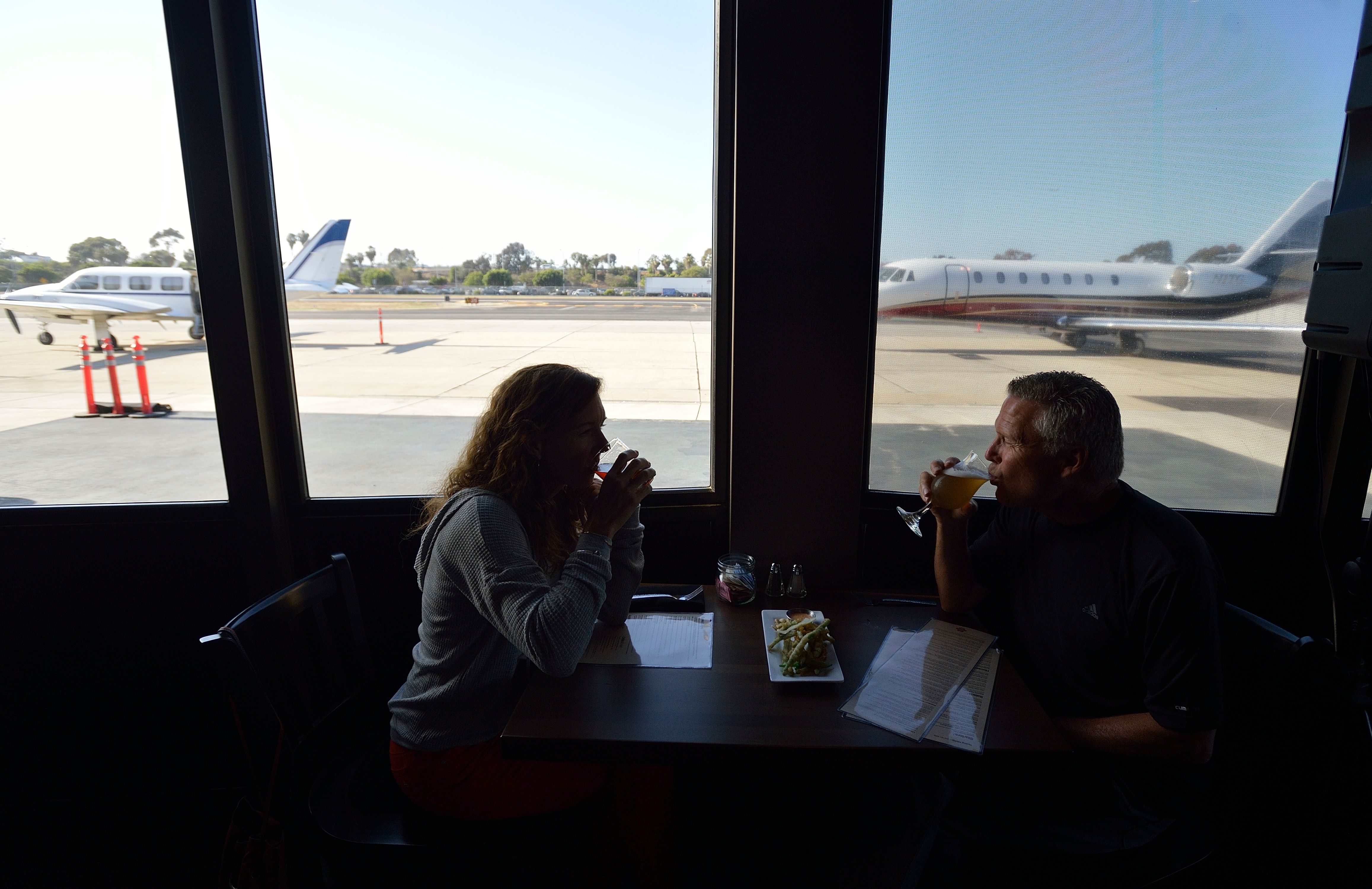 Cheers The Cheapest & Most Expensive US Airports For Beer
