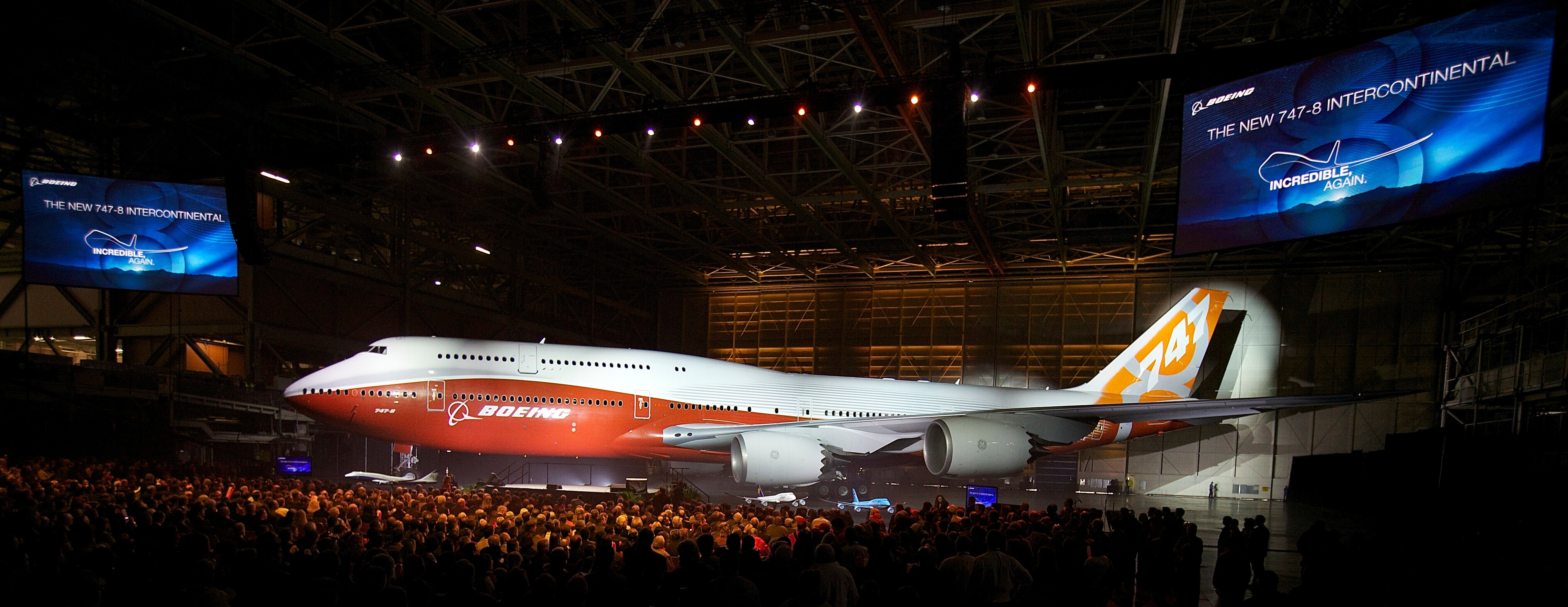 747-8 introduction with massive crowd 