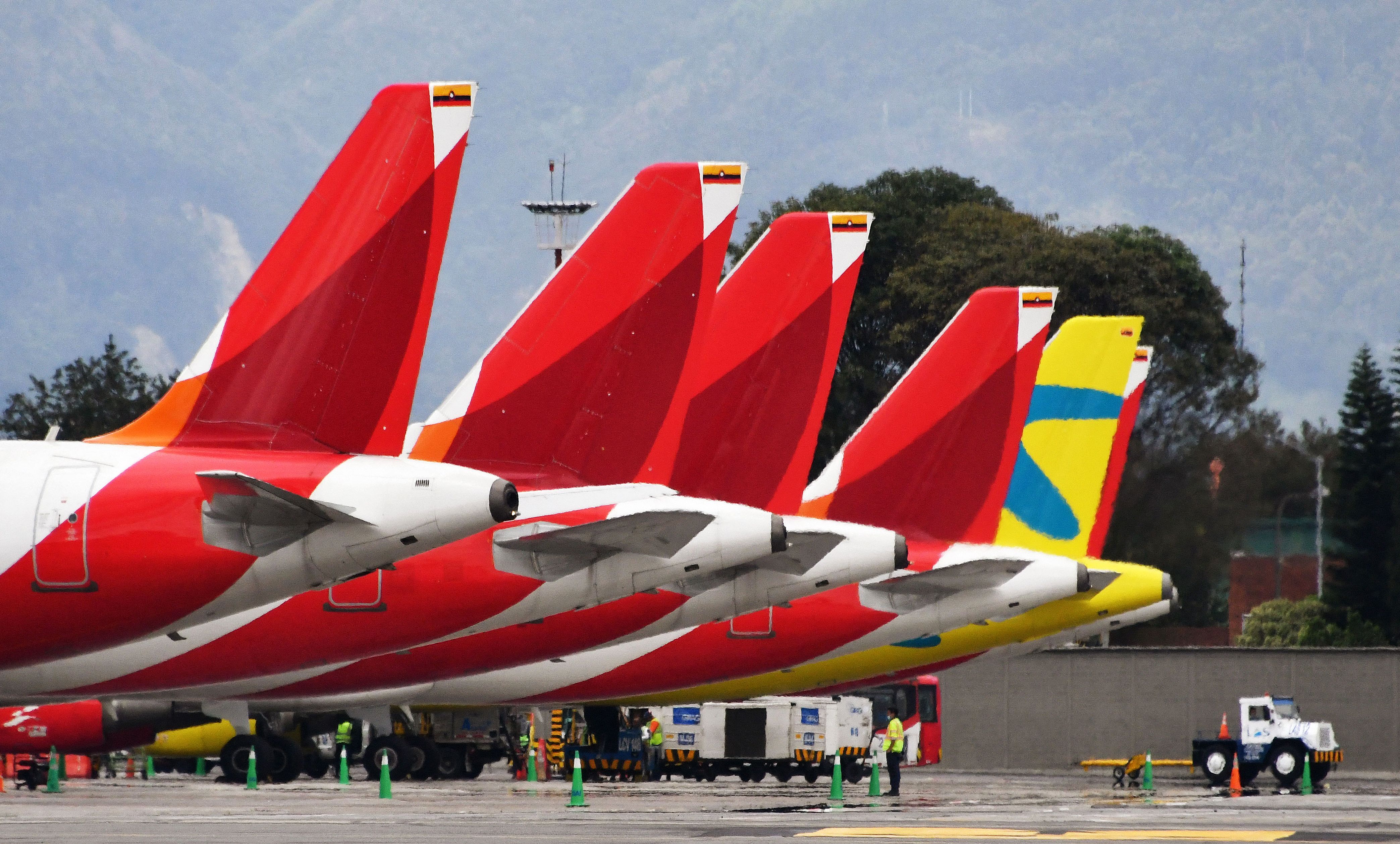 Five Avianca tails and an Viva tail
