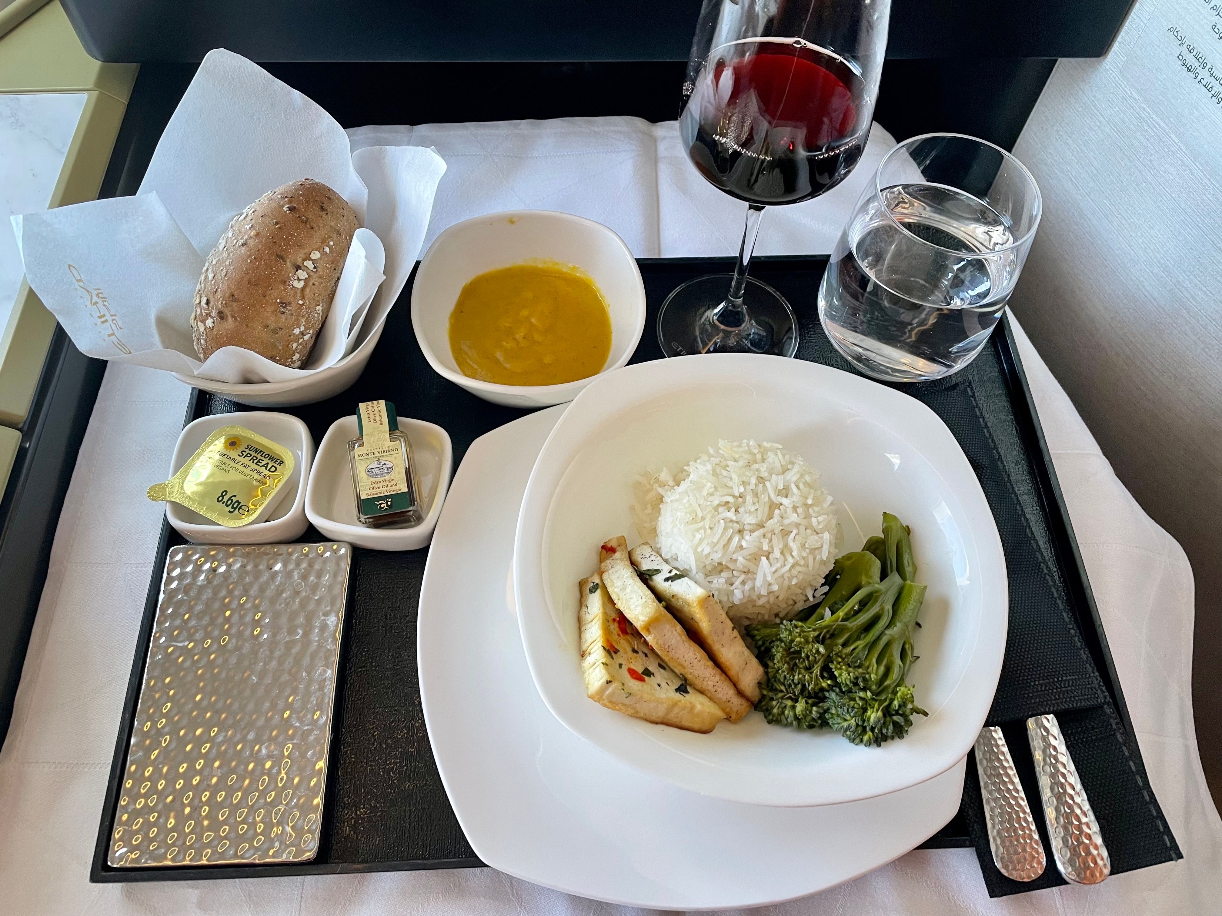 Food on a Boeing 787 business class airliner