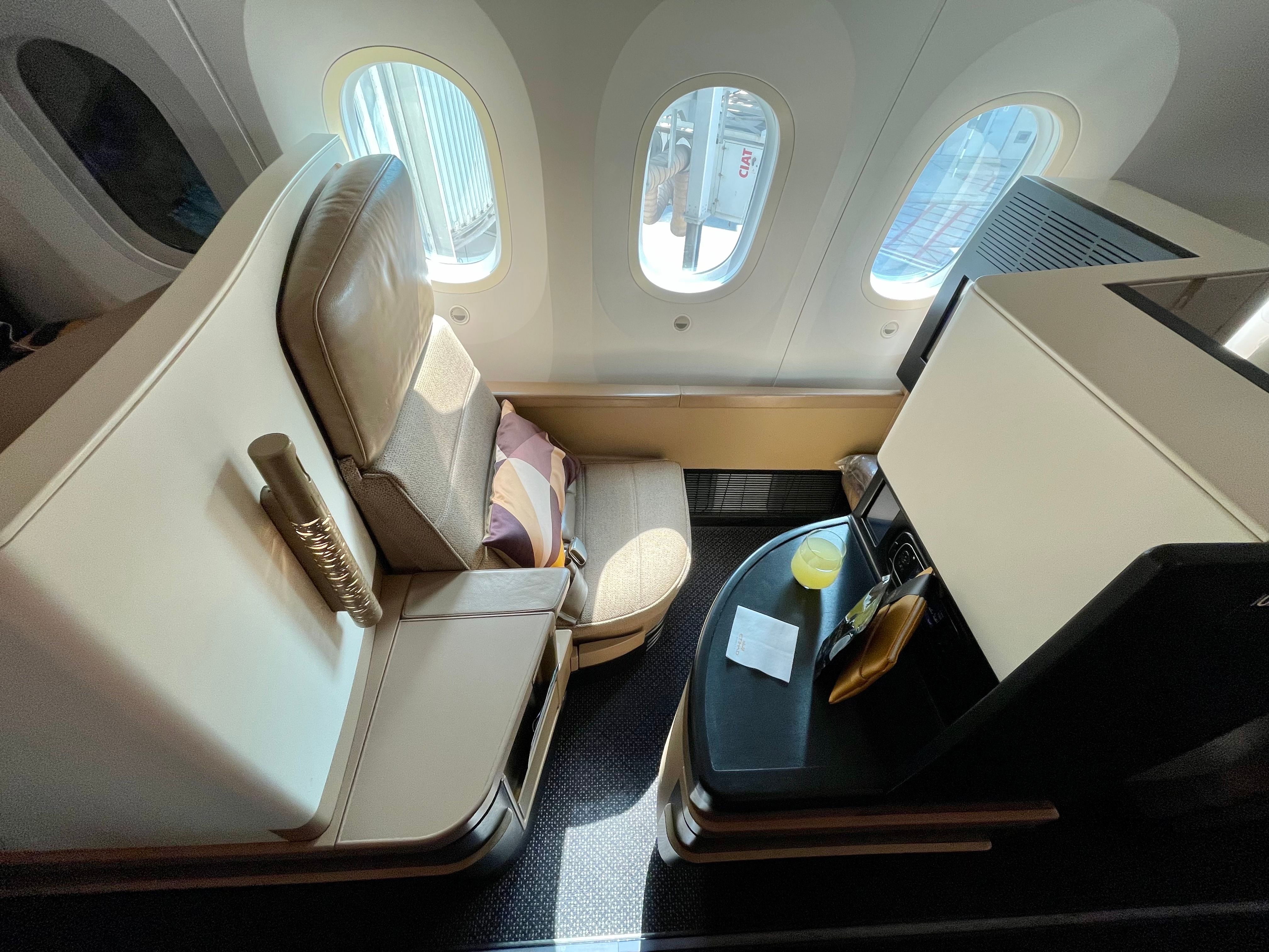 Etihad Boeing 787 Business Class Seat