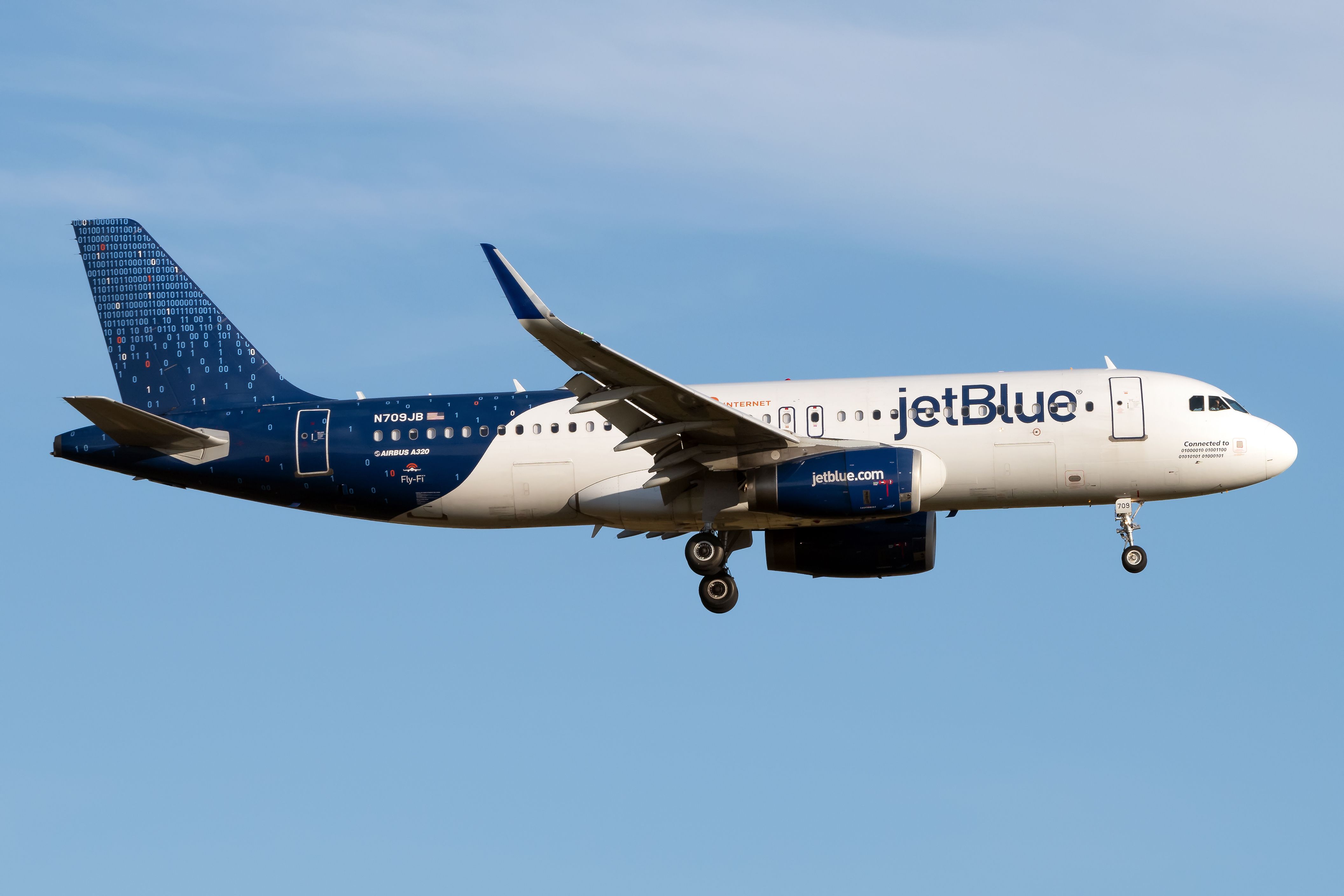 JetBlue (Fly-Hi Livery) Airbus A320-232 N709JB