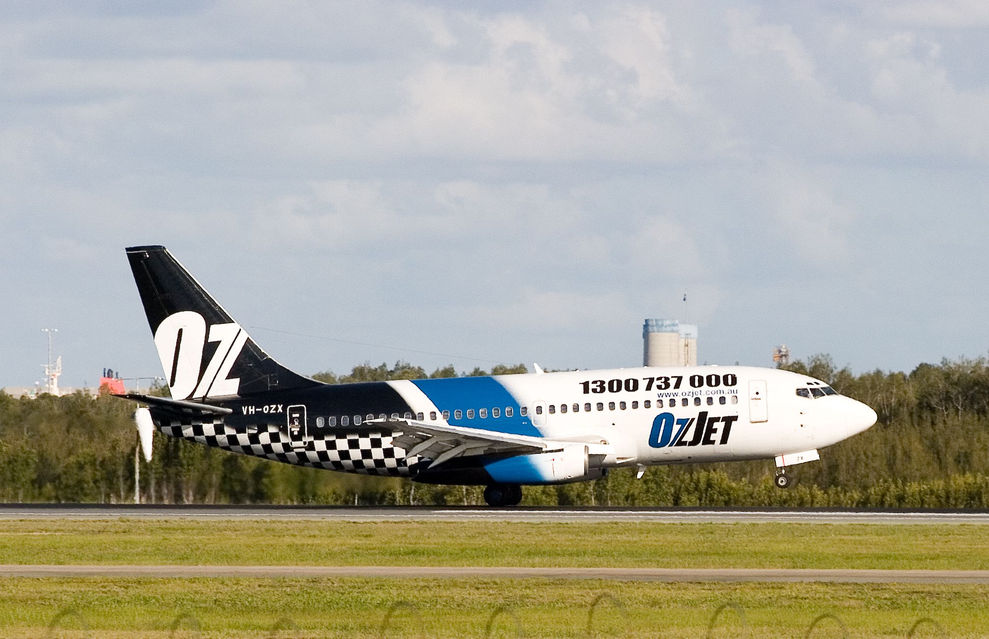 OzJet Boeing 737-200 taking off.