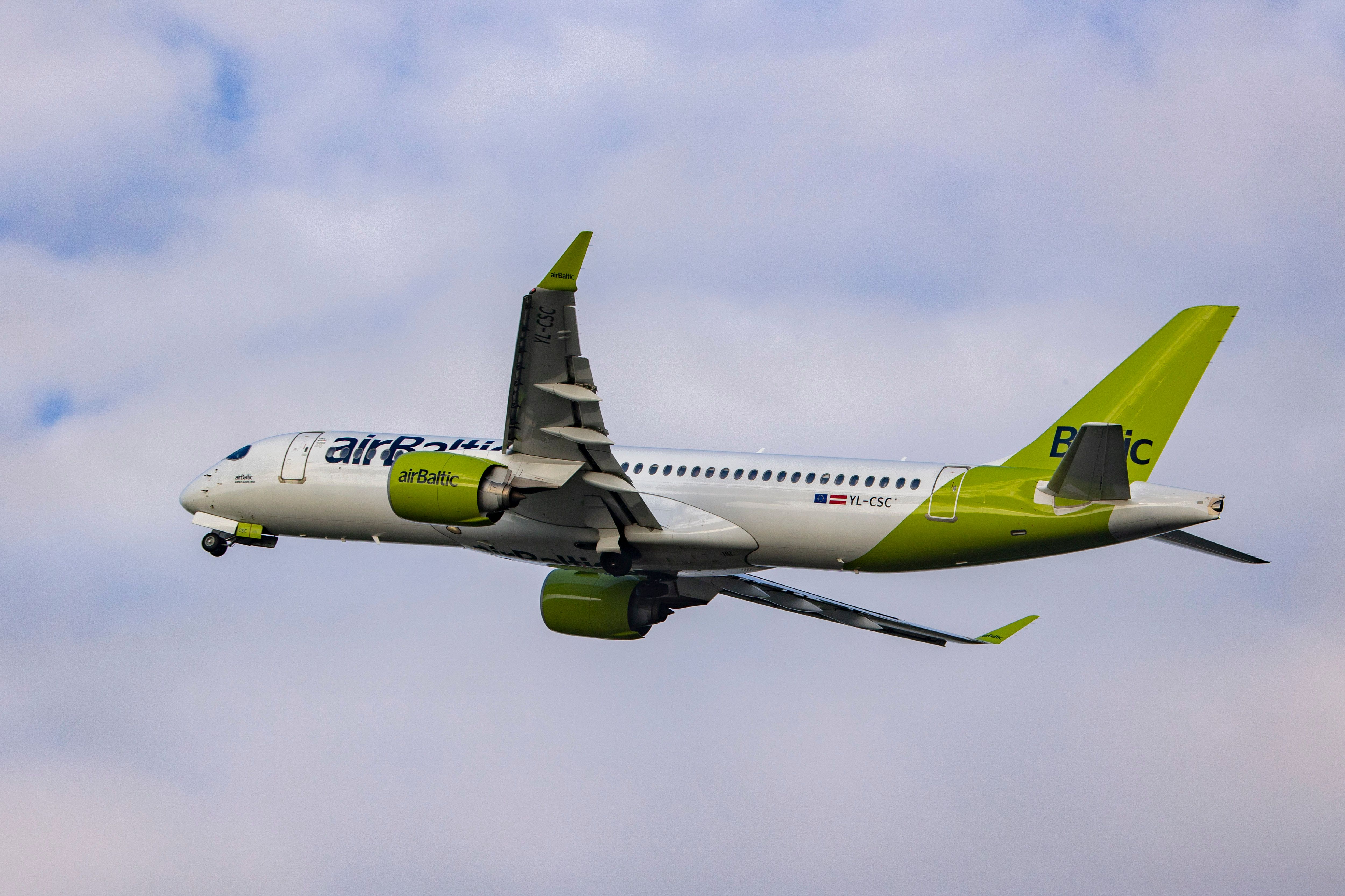 airBaltic Airbus A220-300