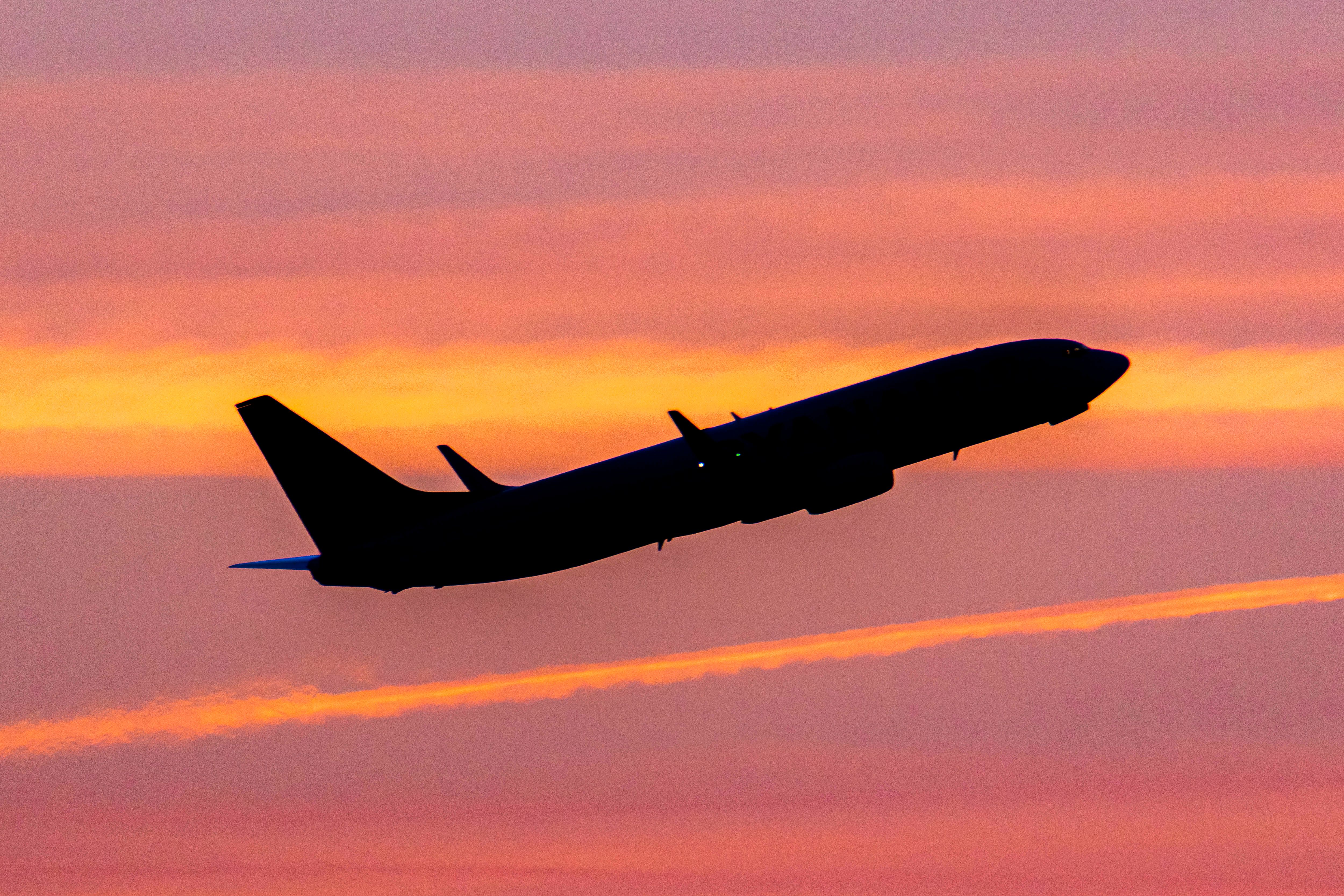Aircraft Silhouette Boeing 737