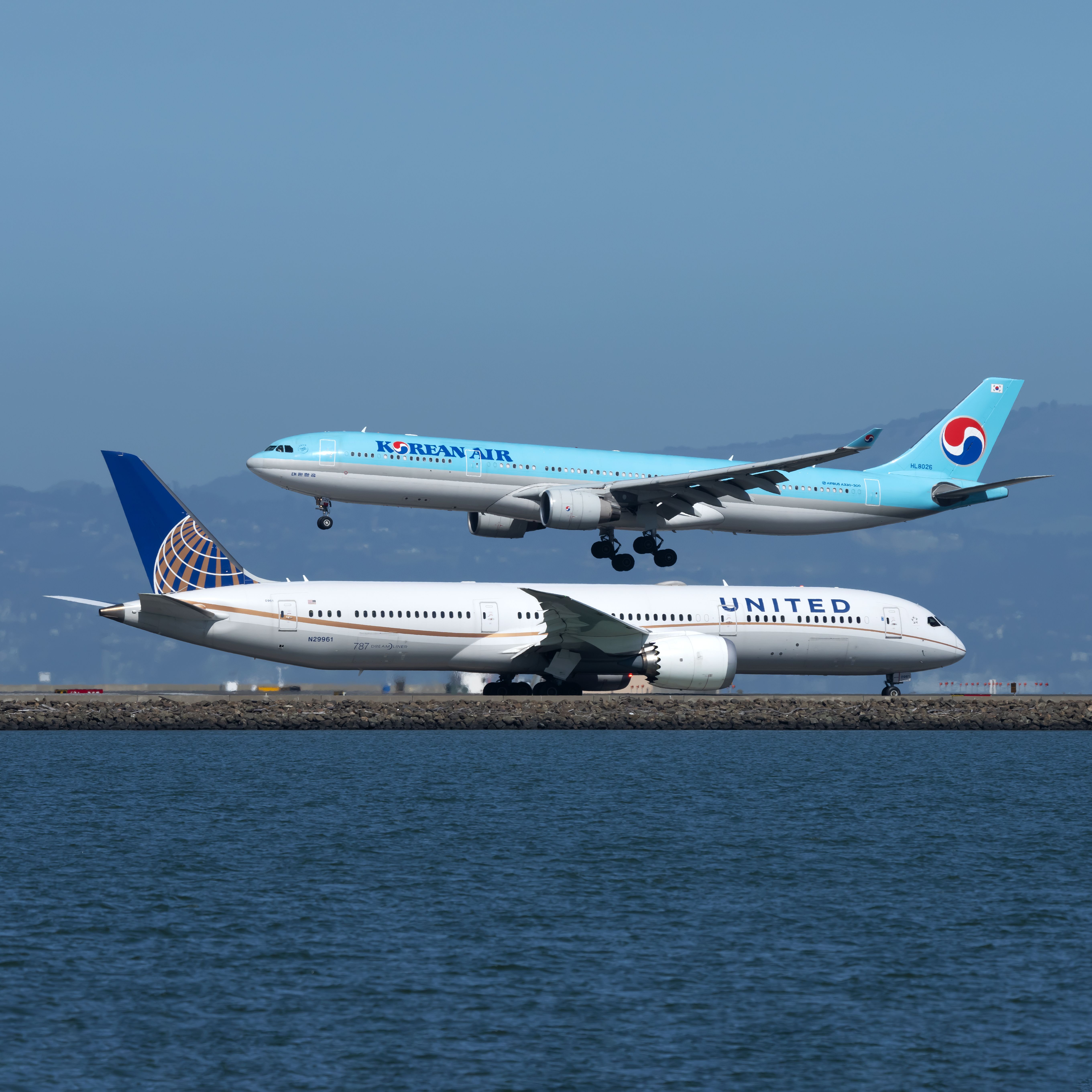 United Airlines Boeing 787-9 Dreamliner N29961 (2)
