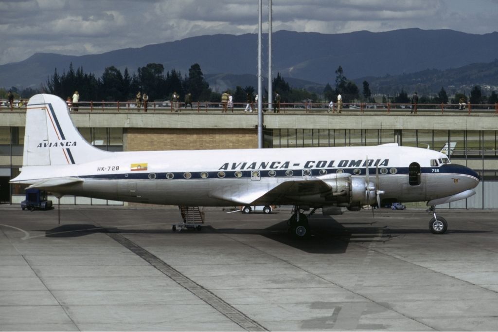 Avianca_Douglas_DC-4_Volpati