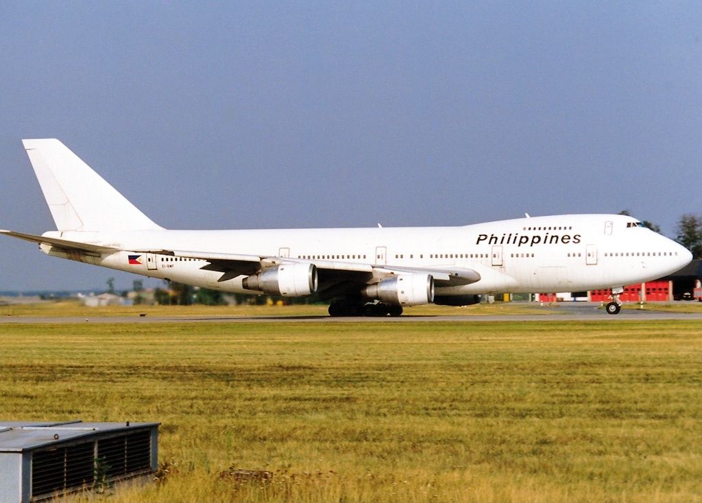 How A Boeing 747 Made A Secure Touchdown Regardless of A Bomb Assault