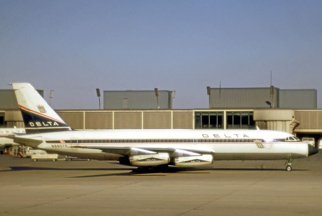 Convair 880 N8807E of Delta Air Lines