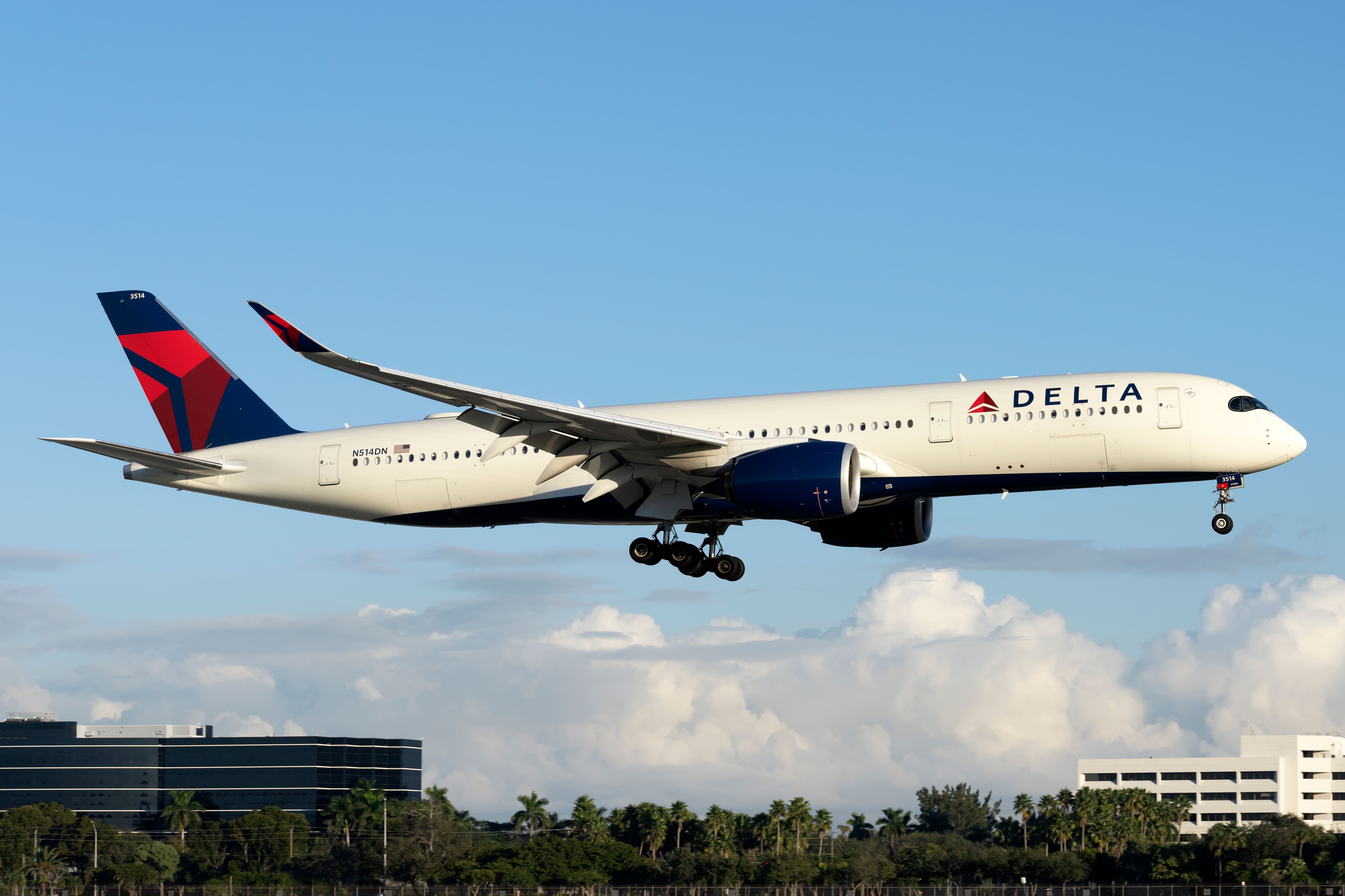 Delta Air Lines Airbus A450-941 on approach