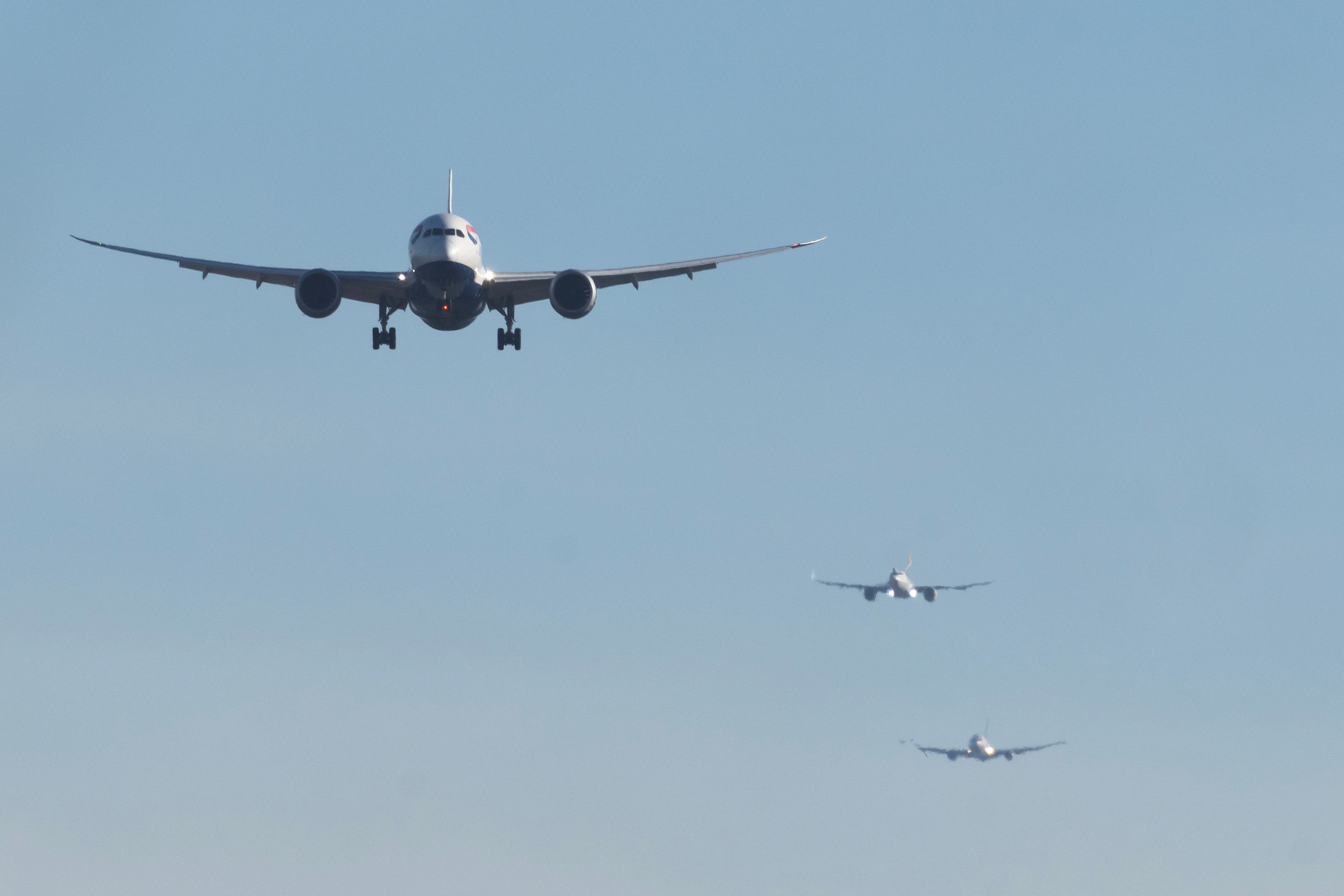 planes coming in for landing at Heathrow