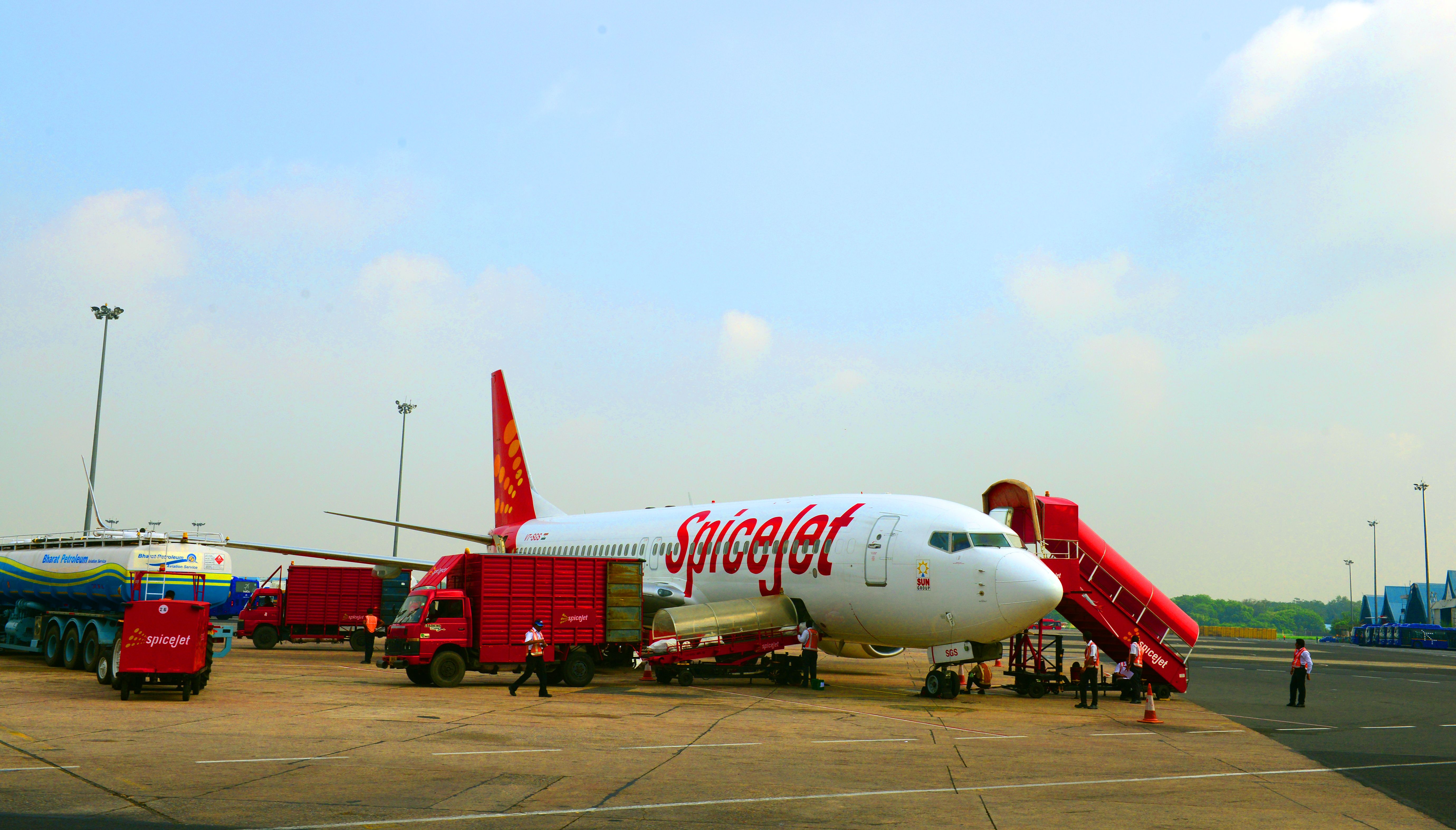 Delhi Airport Gives SpiceJet ‘Safety Performer Of The Year’ Award