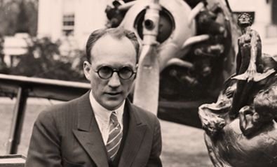 Harold_Frederick_Pitcairn_portrait_in_1930_with_the_Collier_Trophy