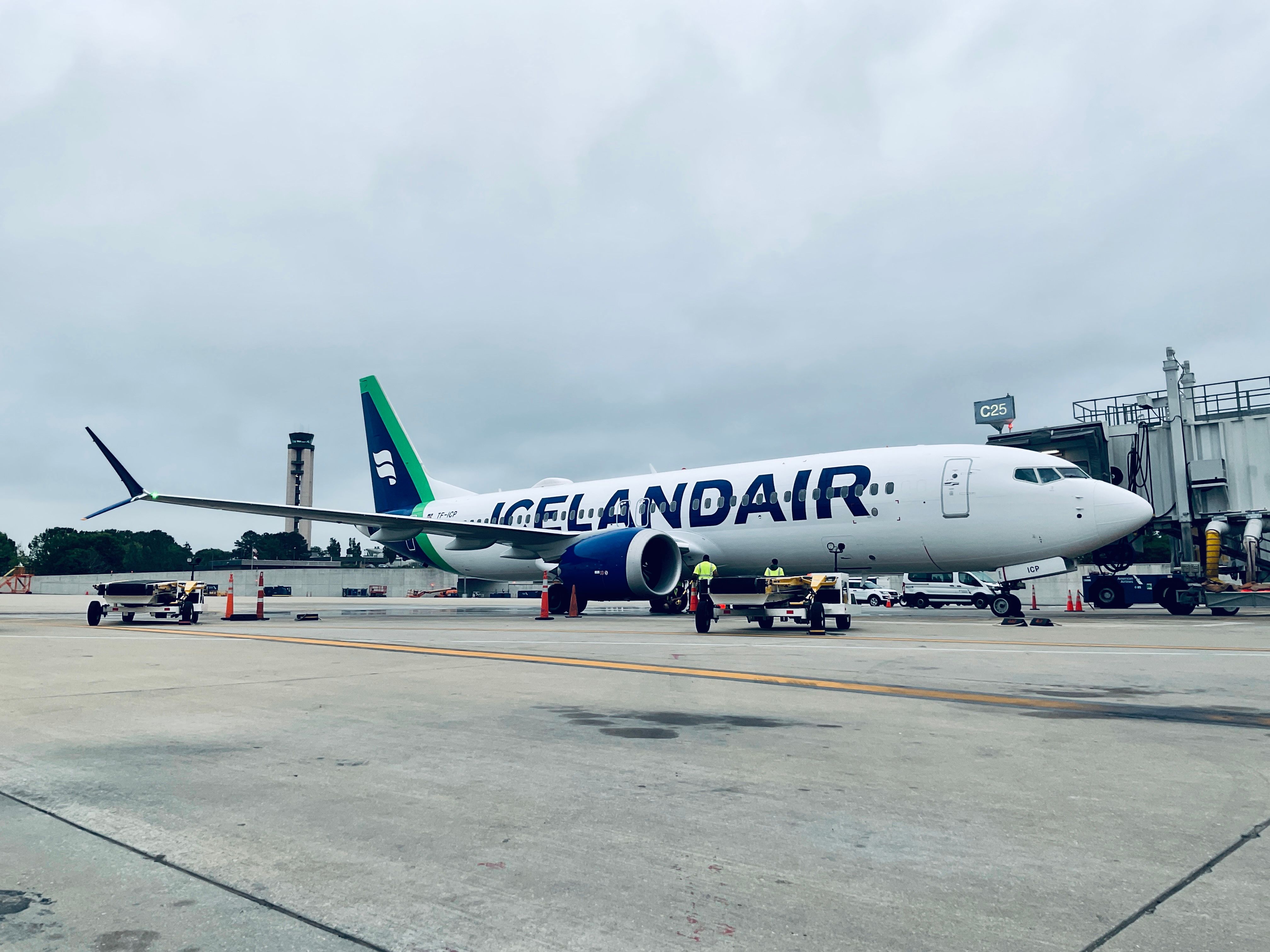 Iceland air 737 max 8 at RDU