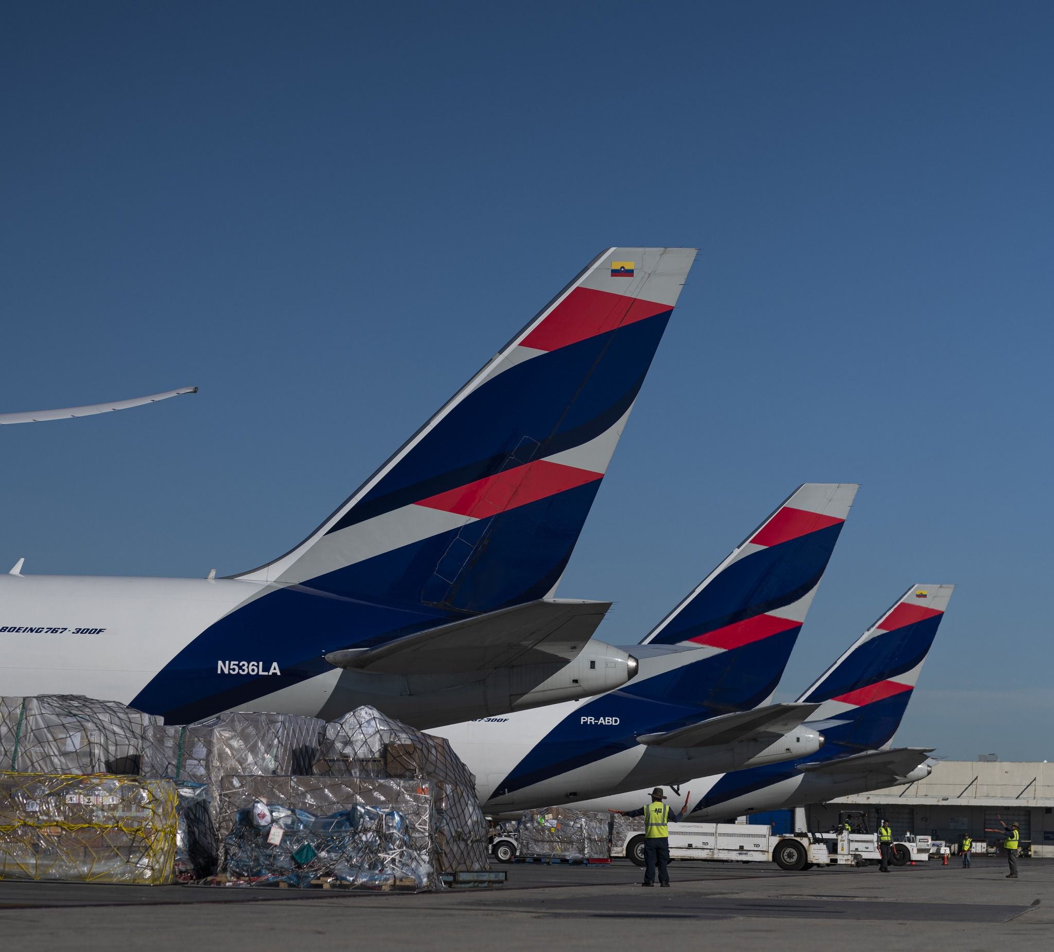 LATAM will connect GRU and LAX three times a week next year.