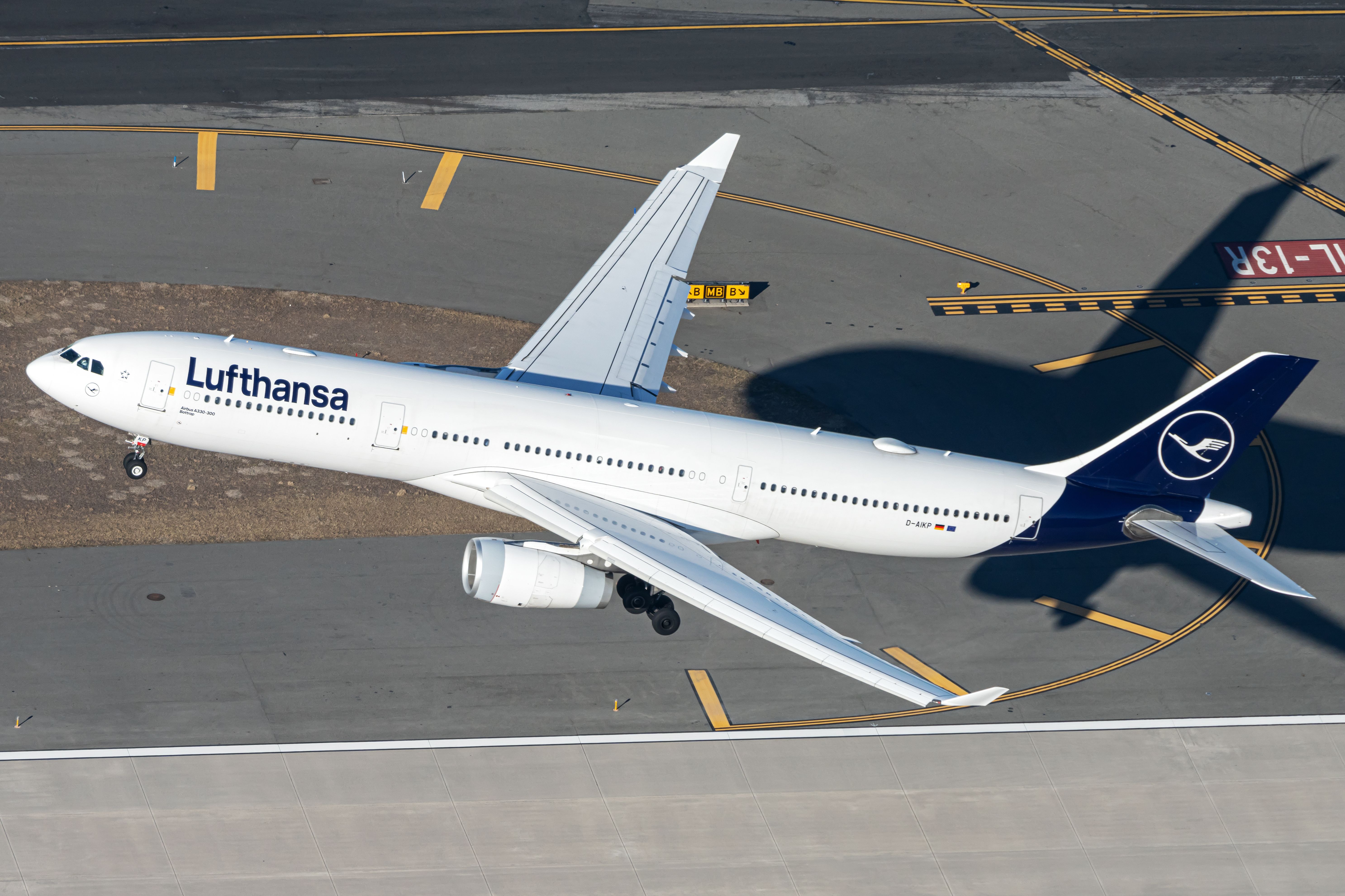 Lufthansa Airbus A330