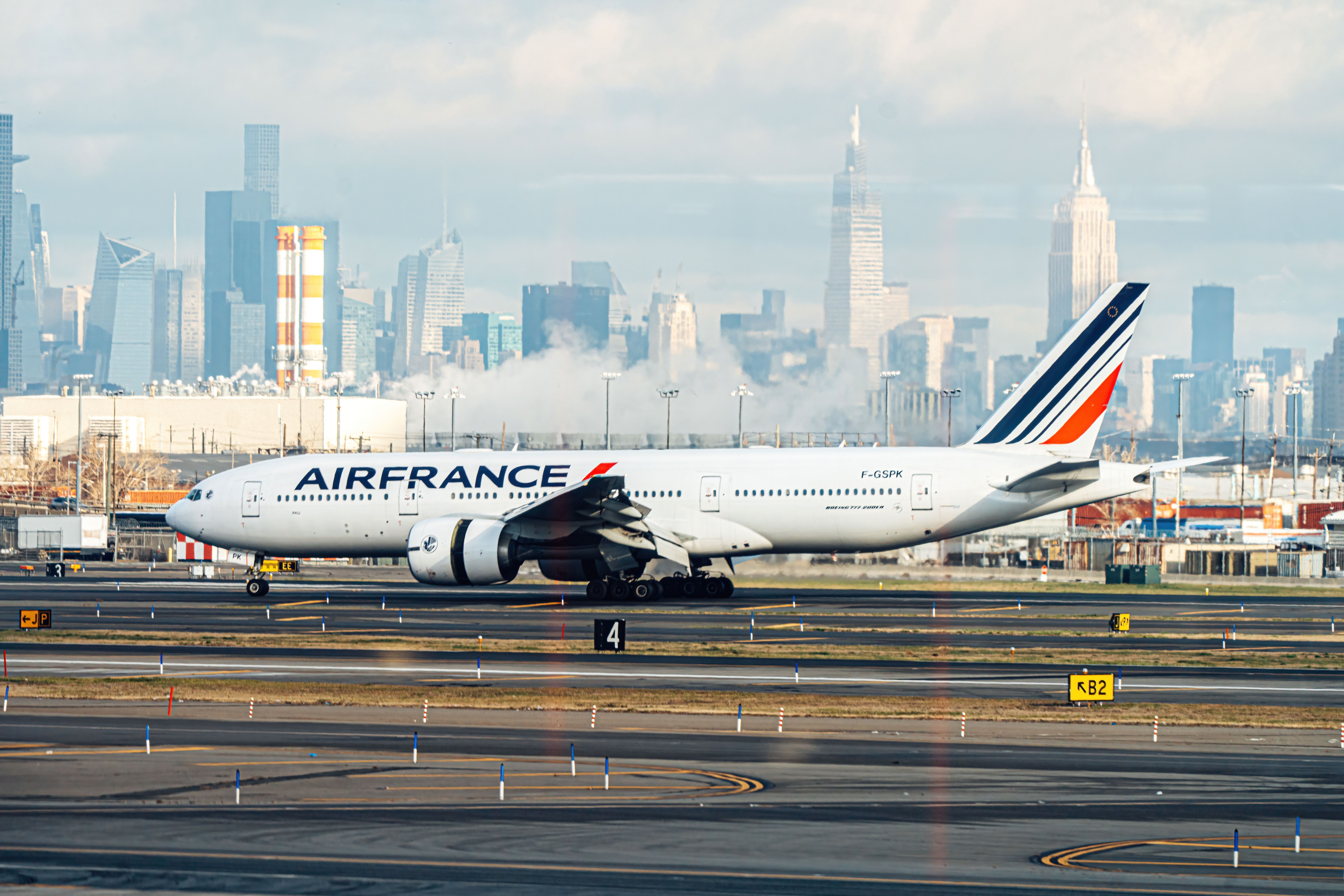 Air France Boeing 777-200ER Landing EWR