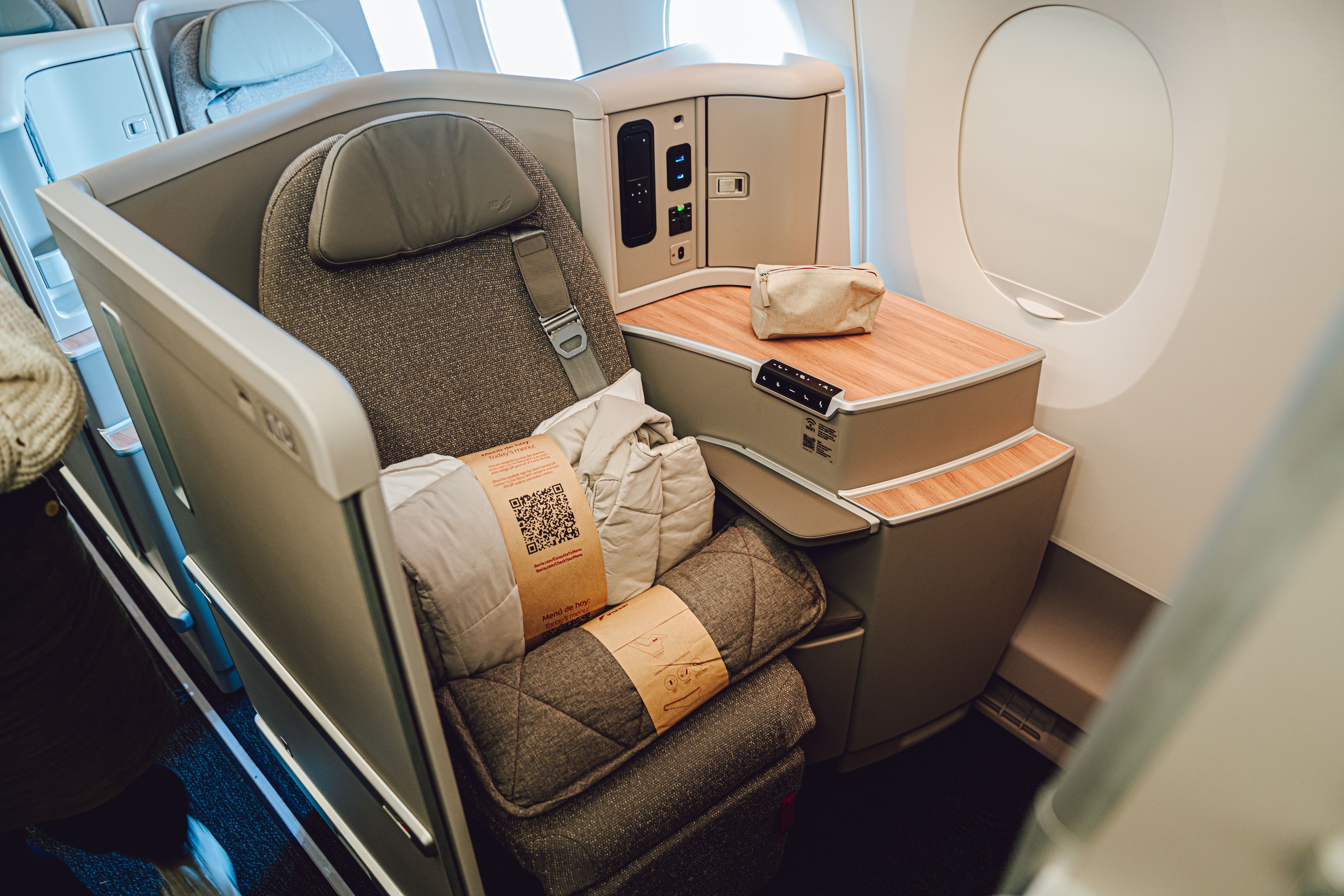 Business class seat