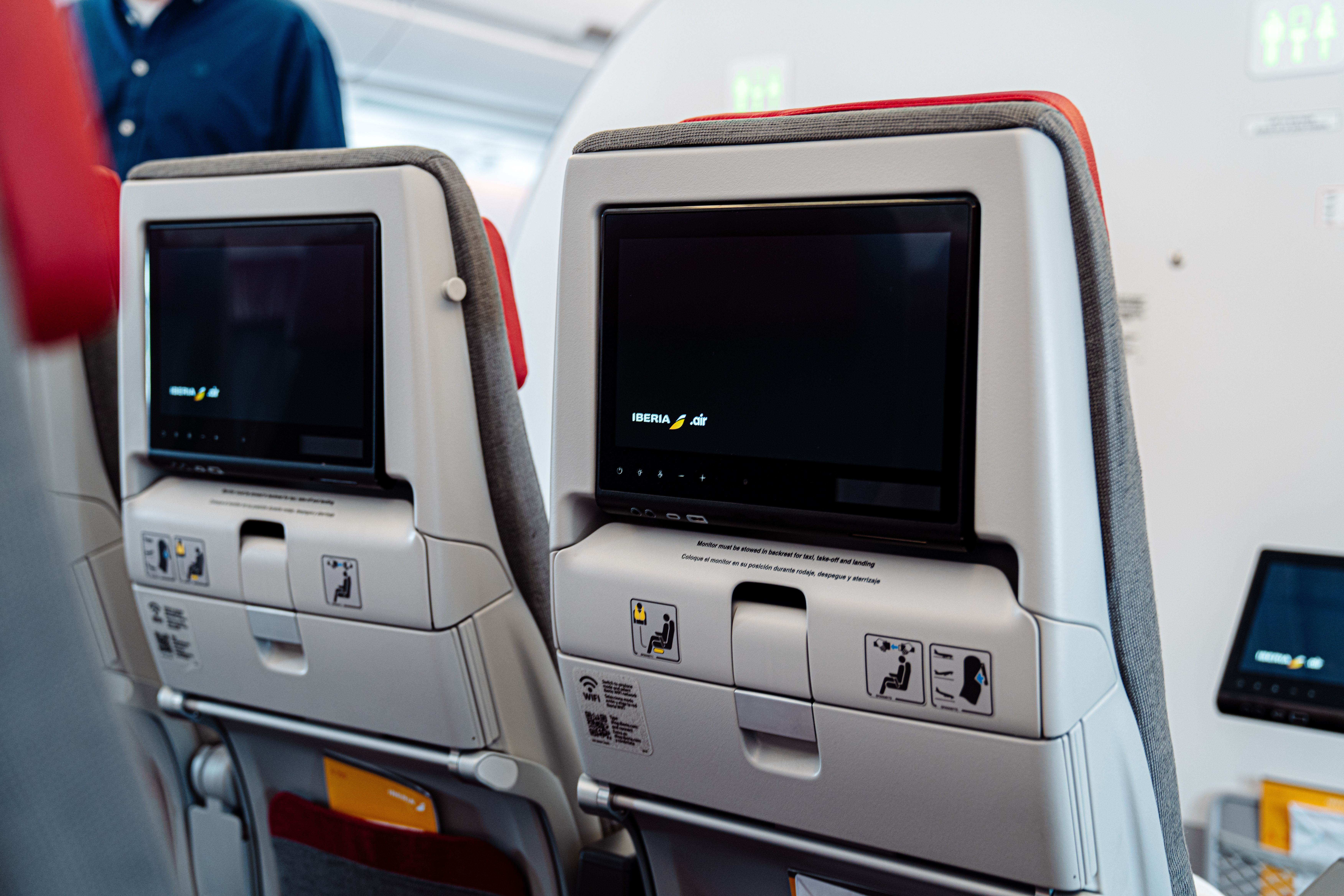 Iberia A350 Screens