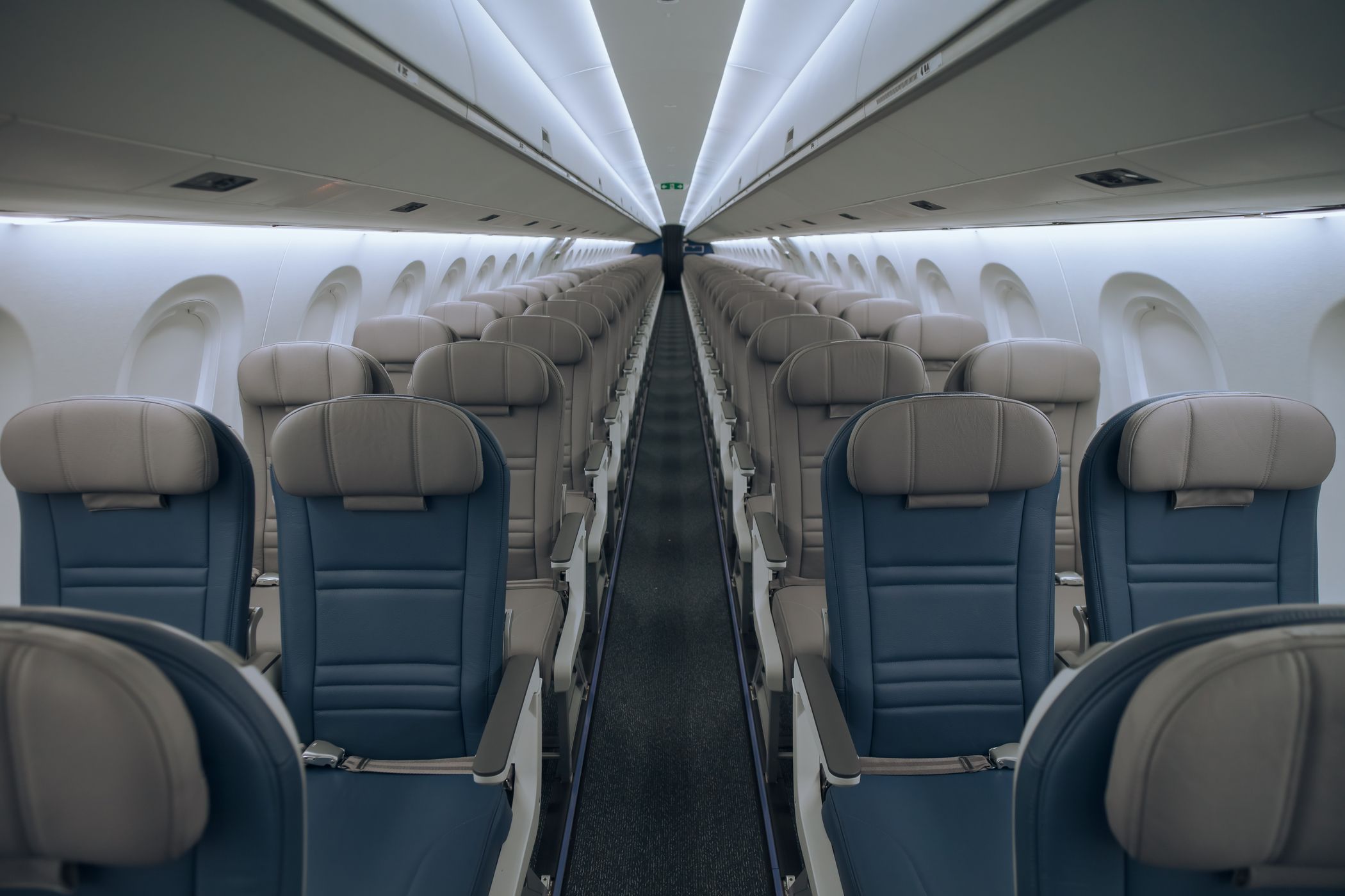 Porter Airlines Embraer E195-E2 interior