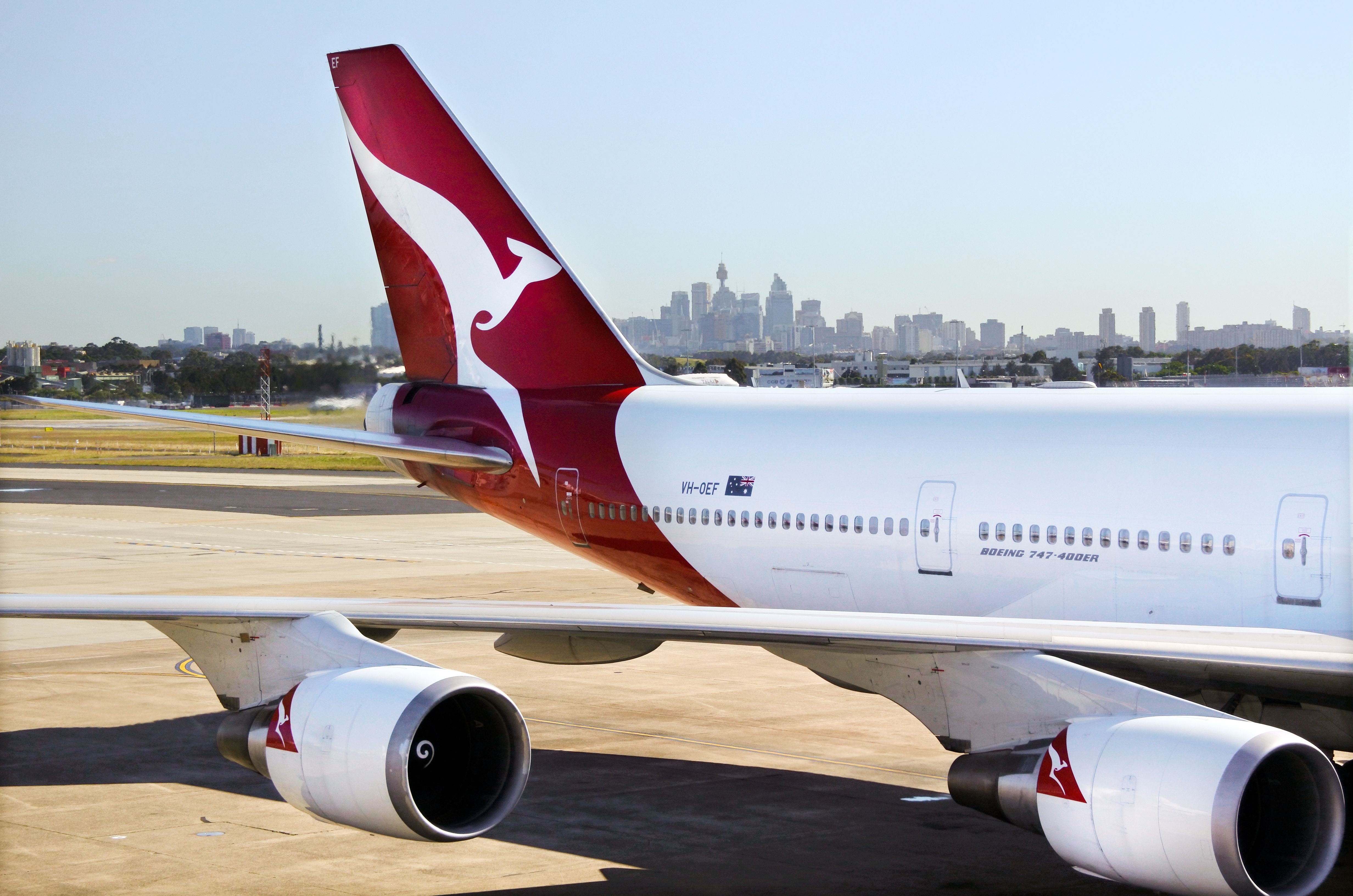 Qantas allows the use of baggage trackers