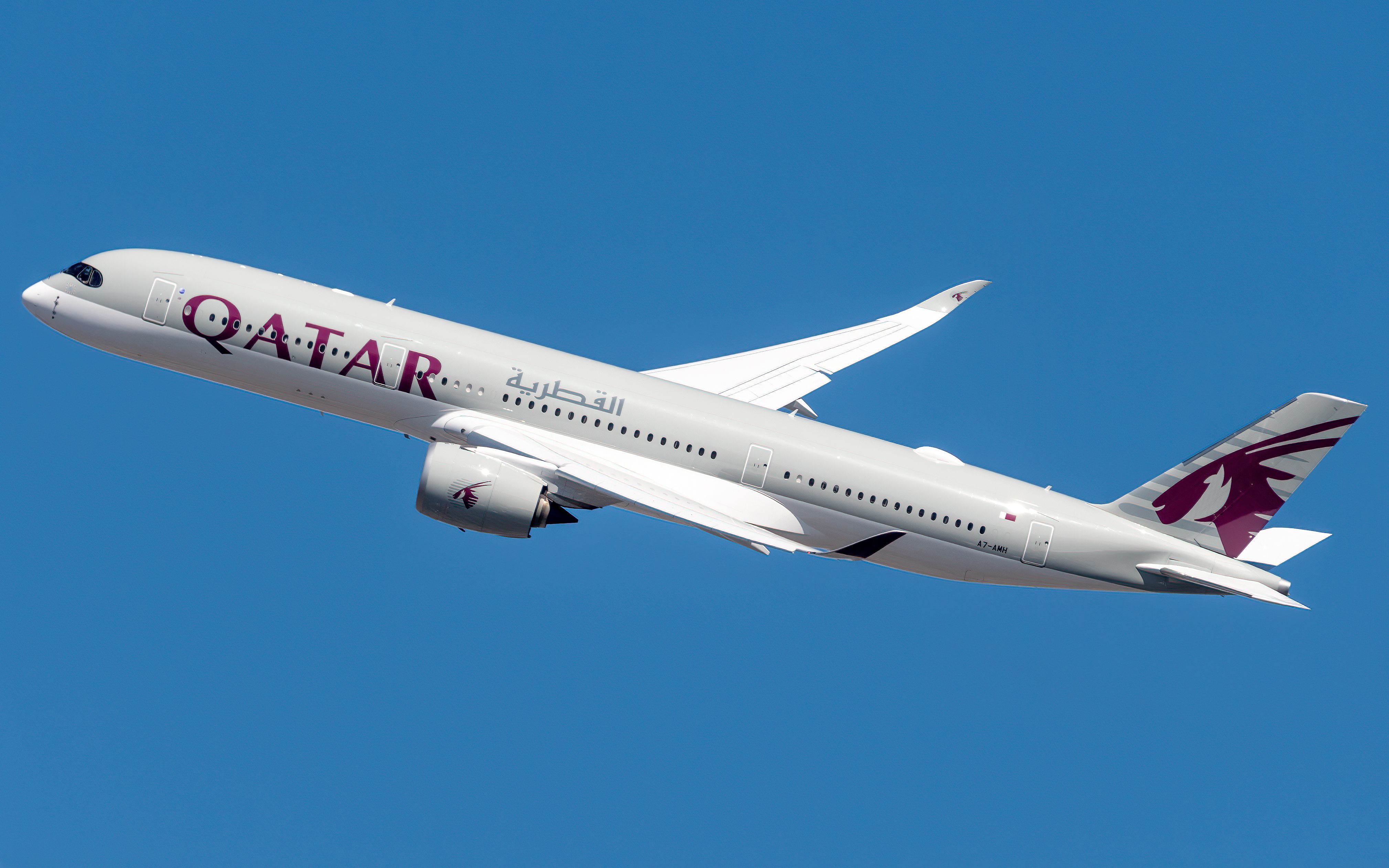 Qatar Airways Airbus A350-941 A7-AMH