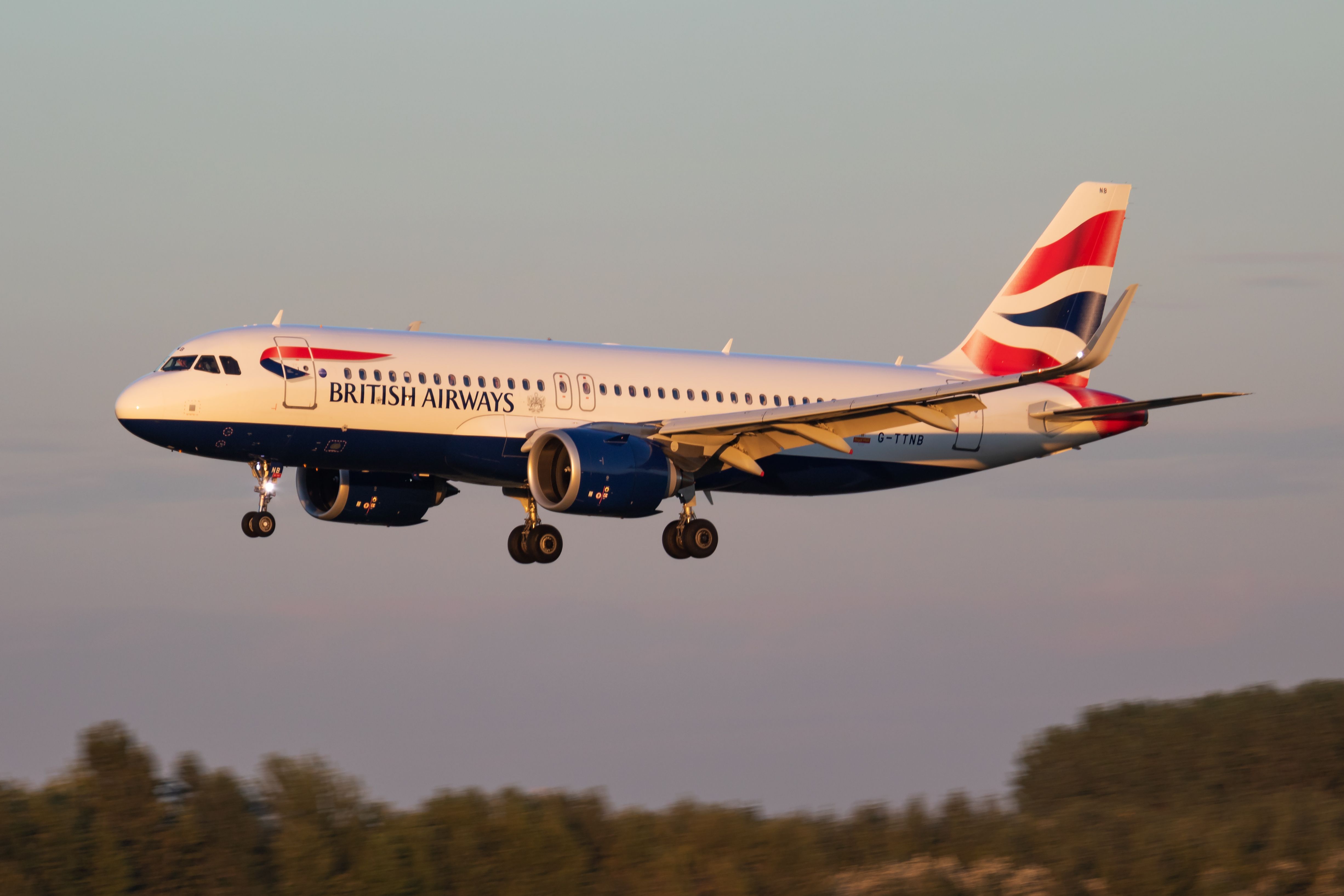 A British Airways Airubs A320neo about to land.