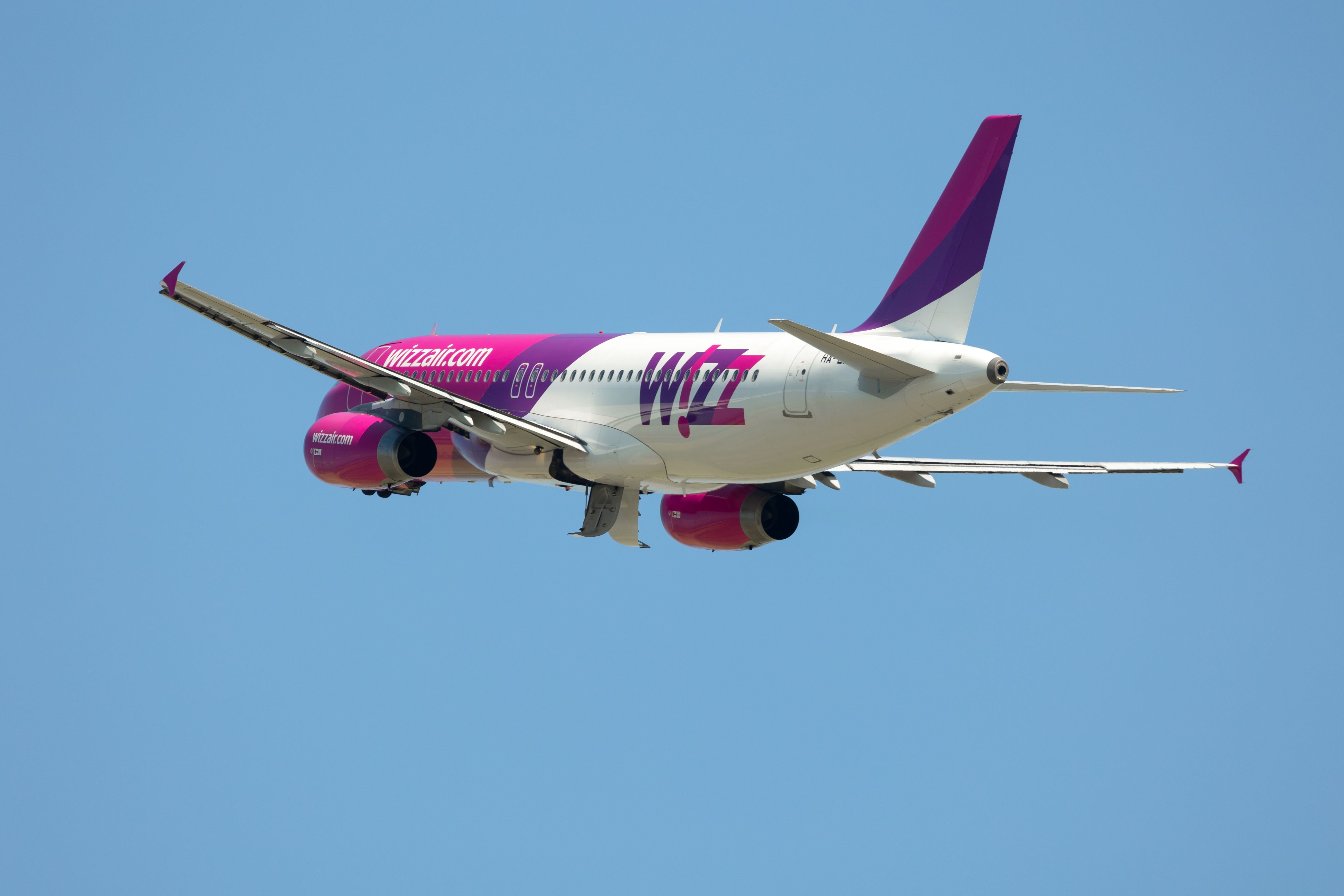 Wizz Air Airbus A321 during take-off from Prague Airport