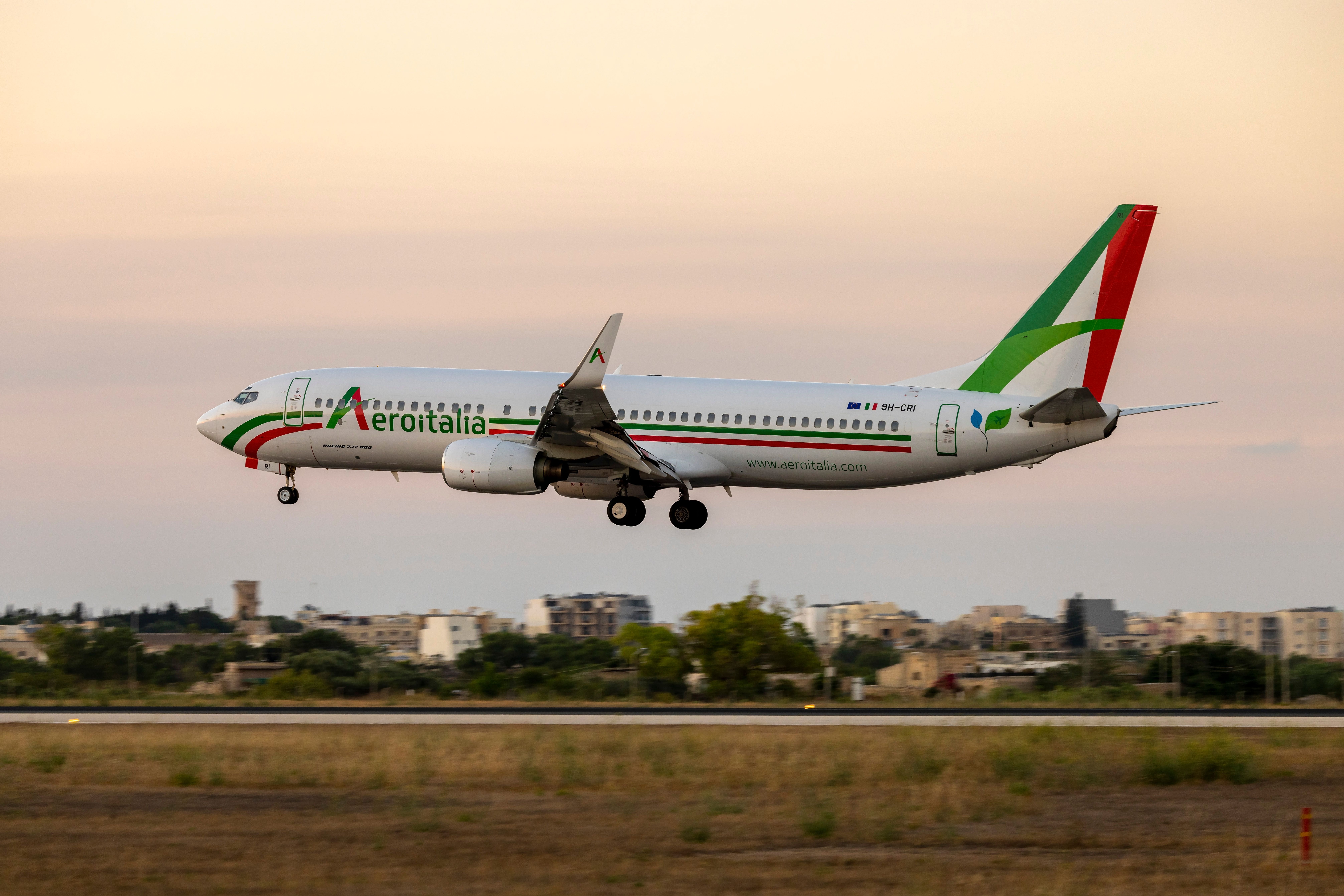 Aeroitalia Broadcasts New Rome-Romania Boeing 737 Routes