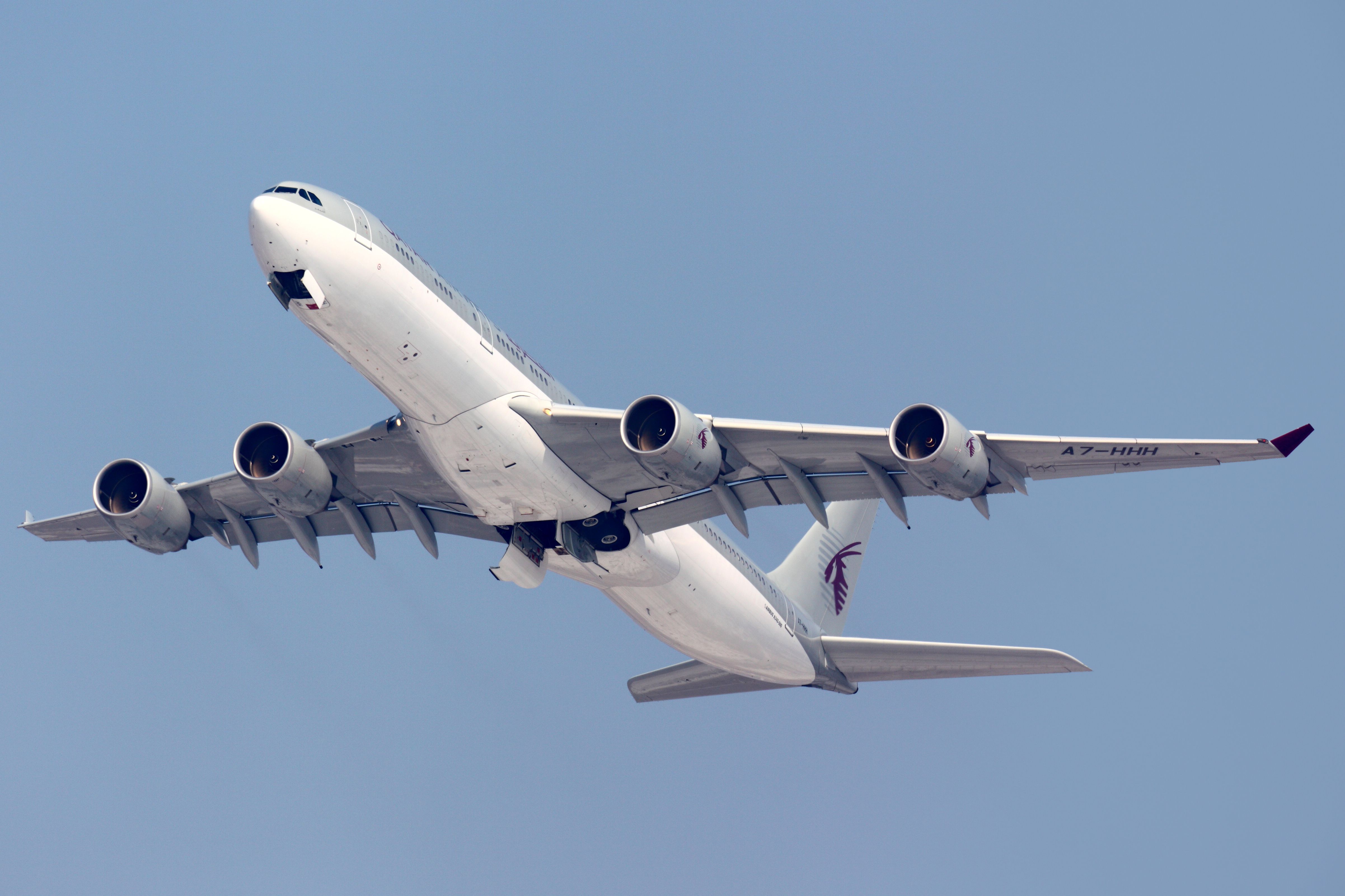 Qatar Airways Airbus A340