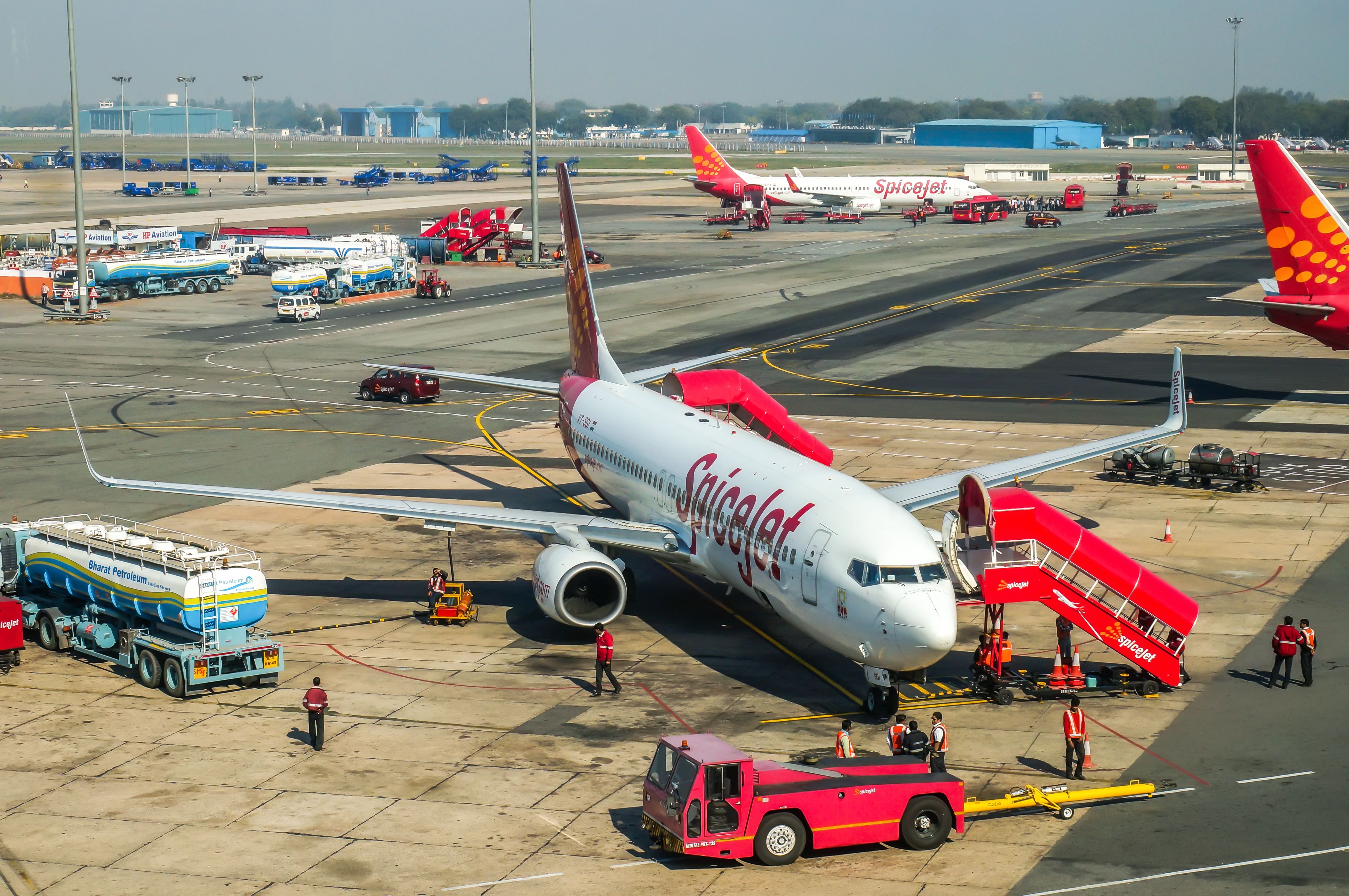 A SpiceJet Boeing 737 at Delhi Airport